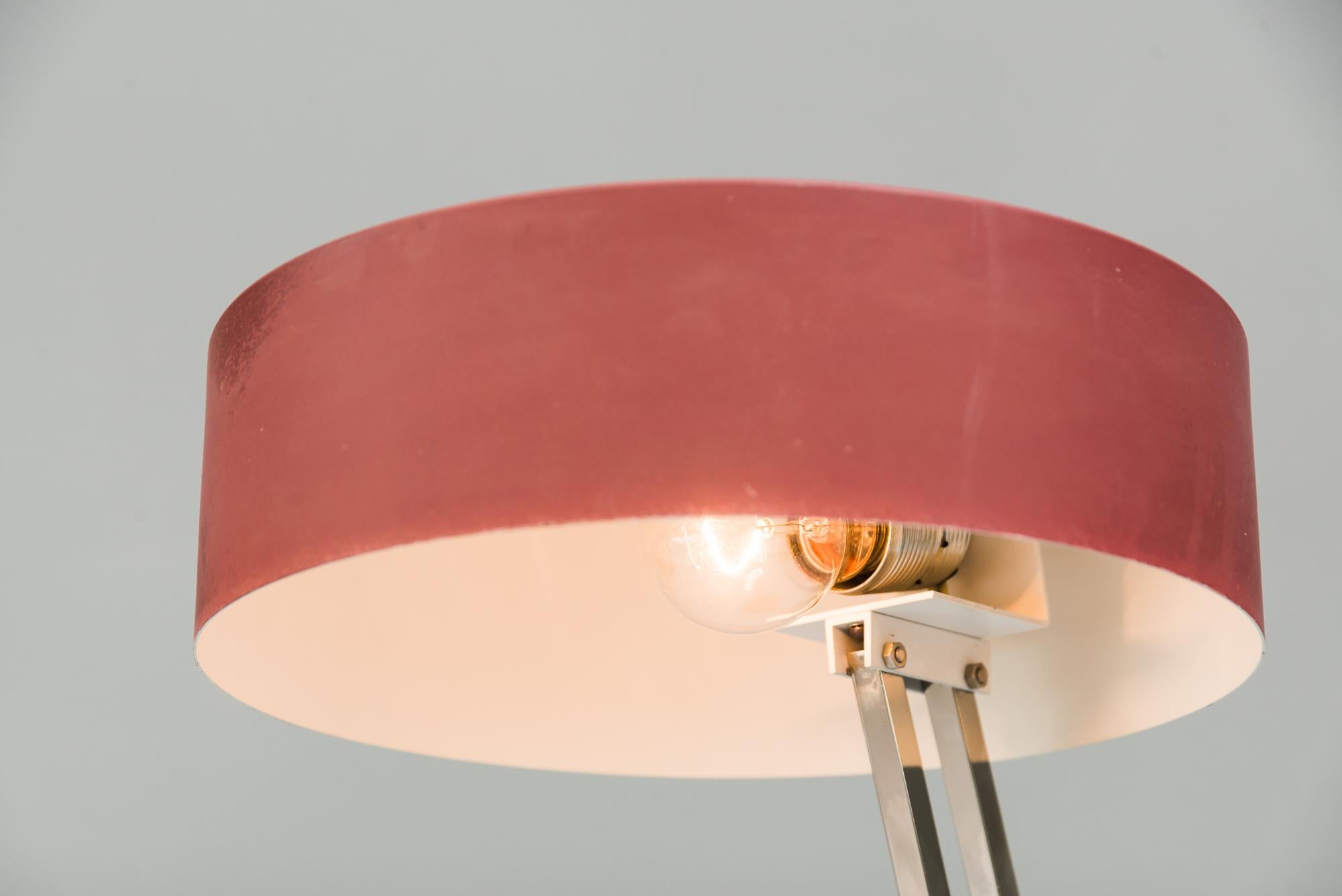 Swiveling Table Lamp, Italy, circa 1960s For Sale 1