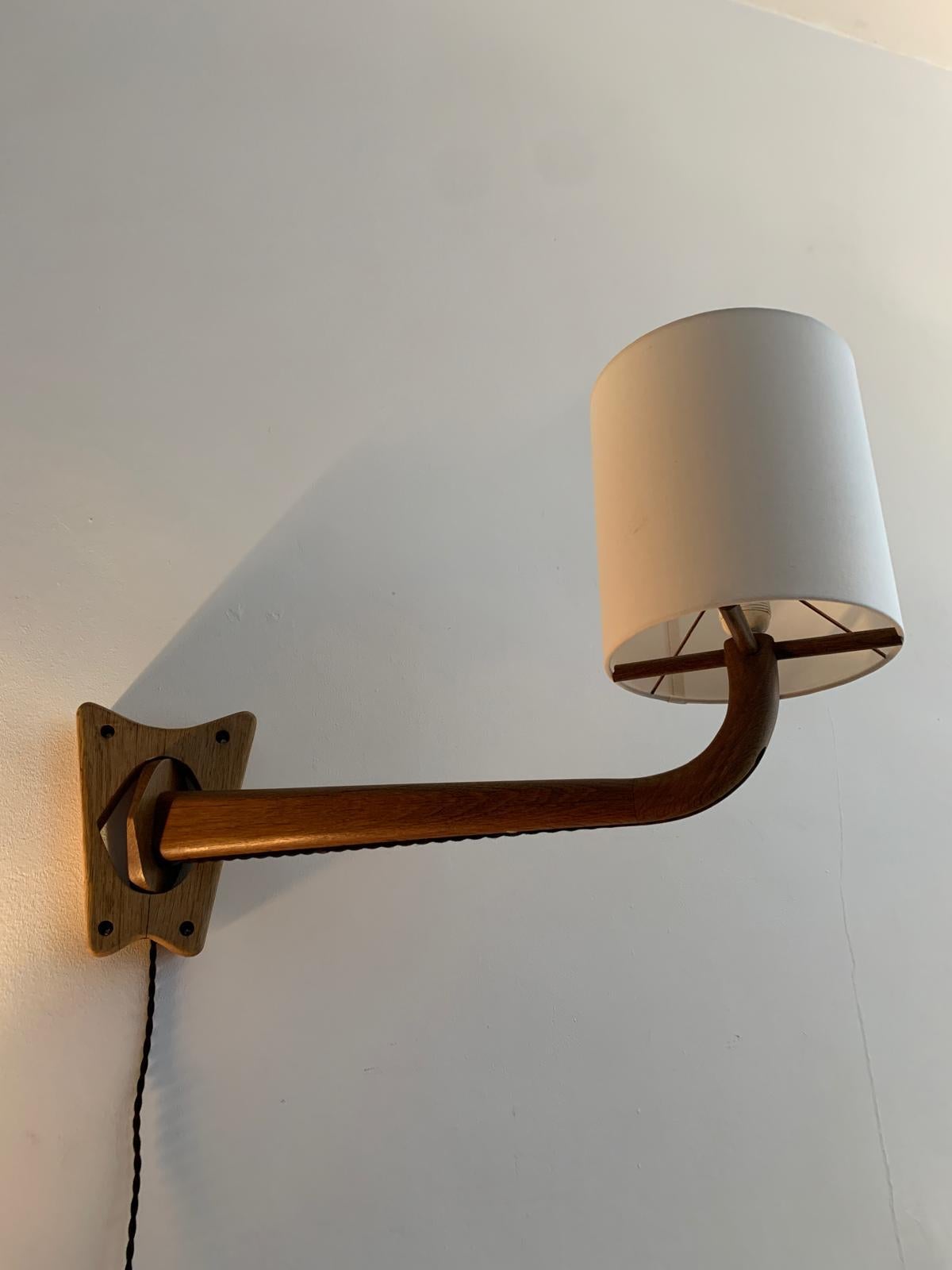 Aplique giratorio de roble Francés en venta