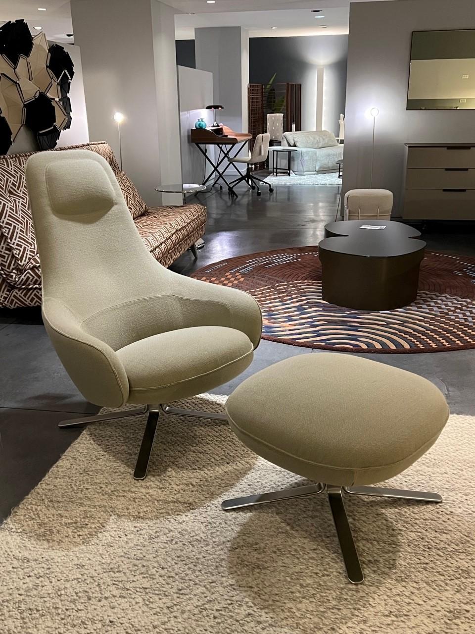 Contemporary Moa Swivelling Recliner Chair with Ottoman in Vidar Mastic by Keiji Takeuchi For Sale