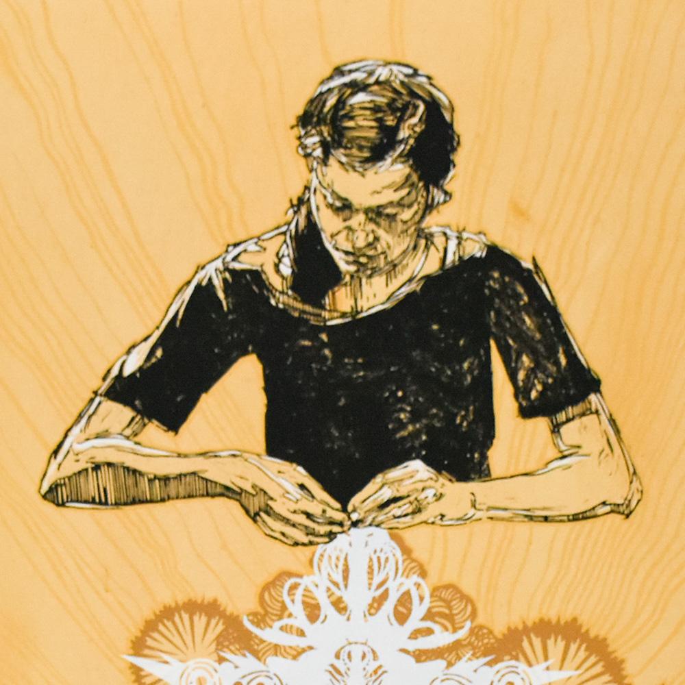 Swoon stava disegnando il ritratto di un'amica (presumibilmente Alison) quando ha pensato a La merlettaia di Vermeer come ispirazione naturale.
Quest'opera è stata realizzata da Swoon anche come opera di strada a Berlino, in Germania.
Bellissimi