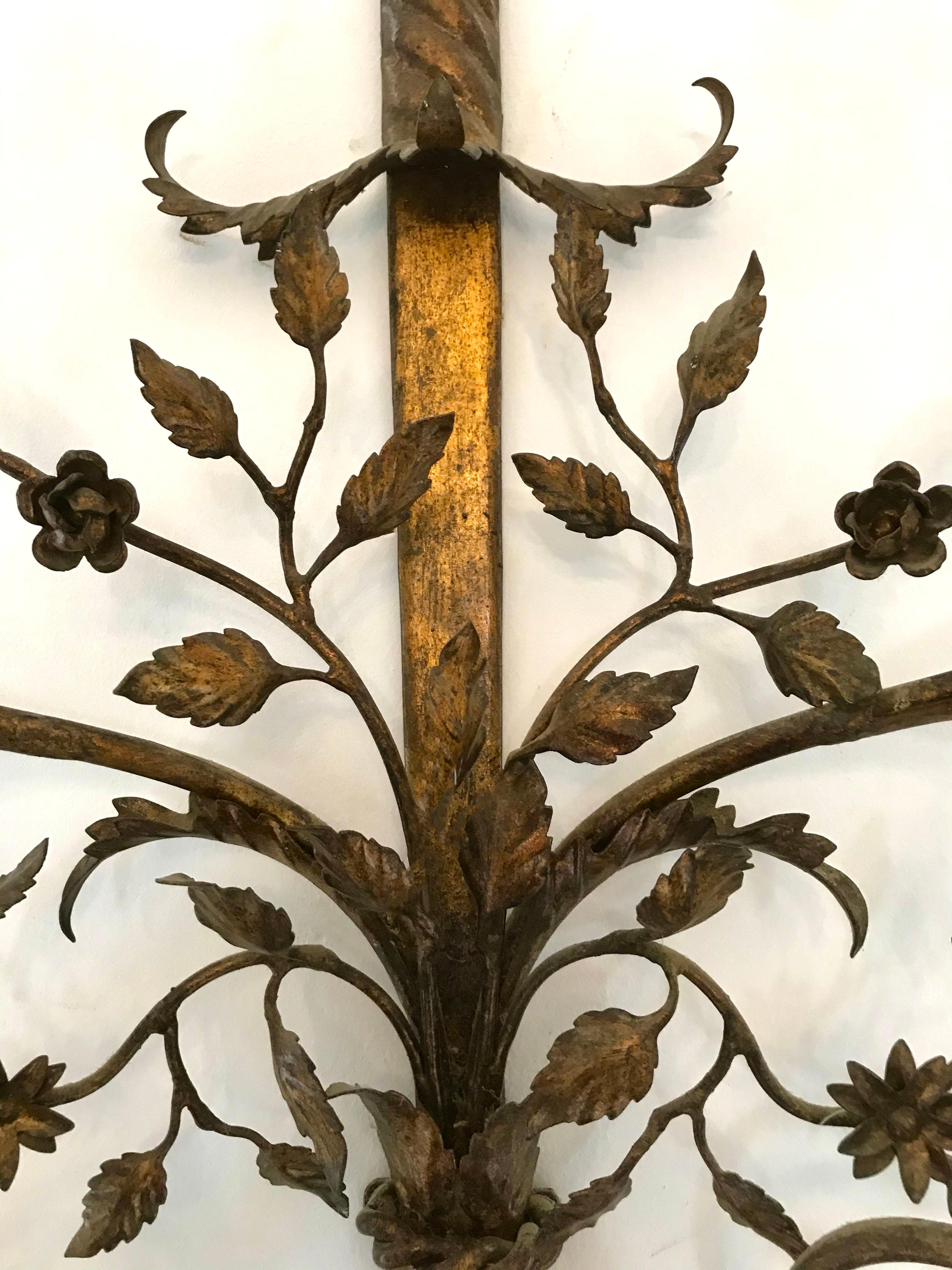 French Gold metal Wall Light in the Style of Baguès - 1940 France For Sale 3