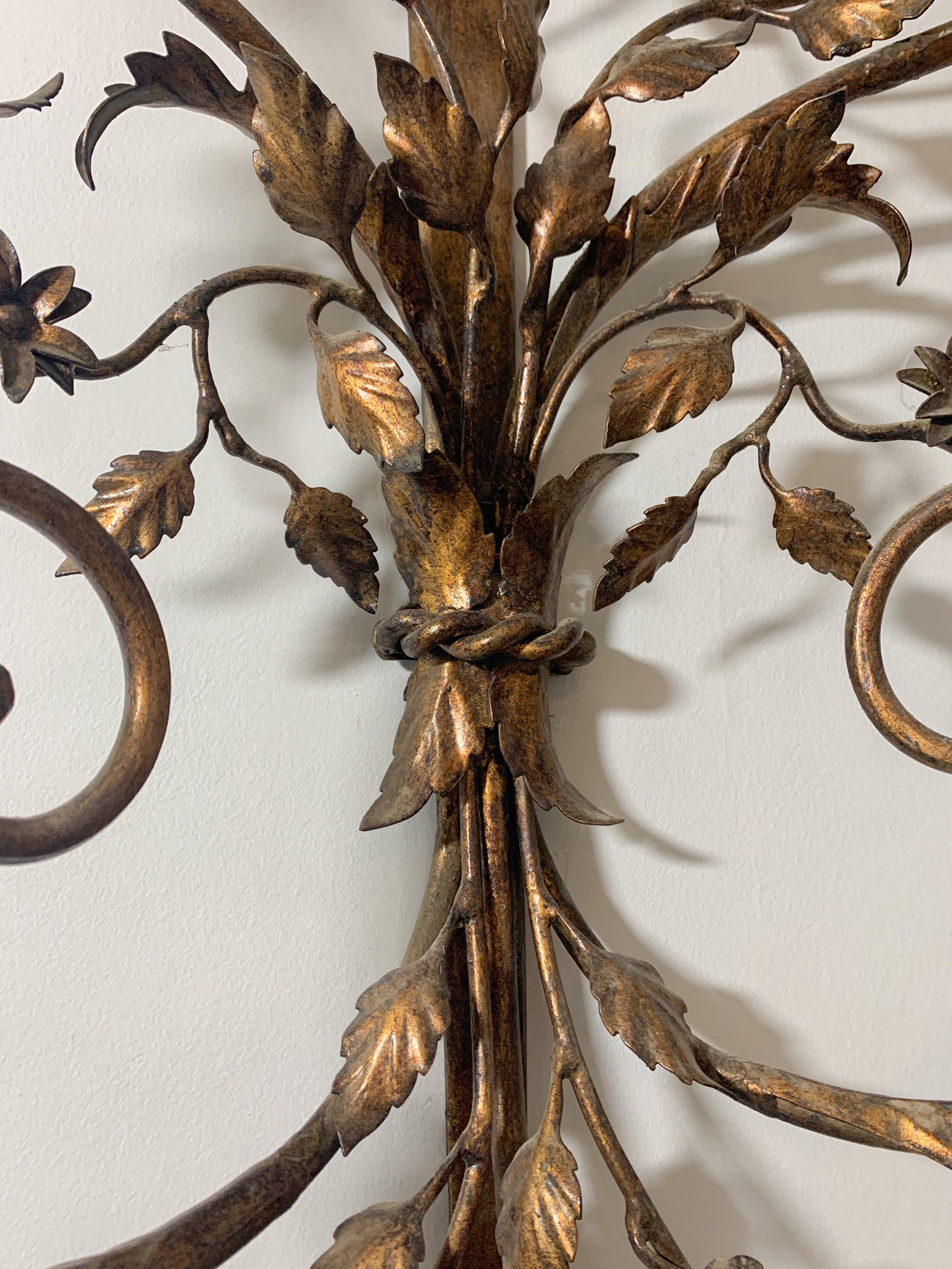 Art Deco French Gold metal Wall Light in the Style of Baguès - 1940 France For Sale