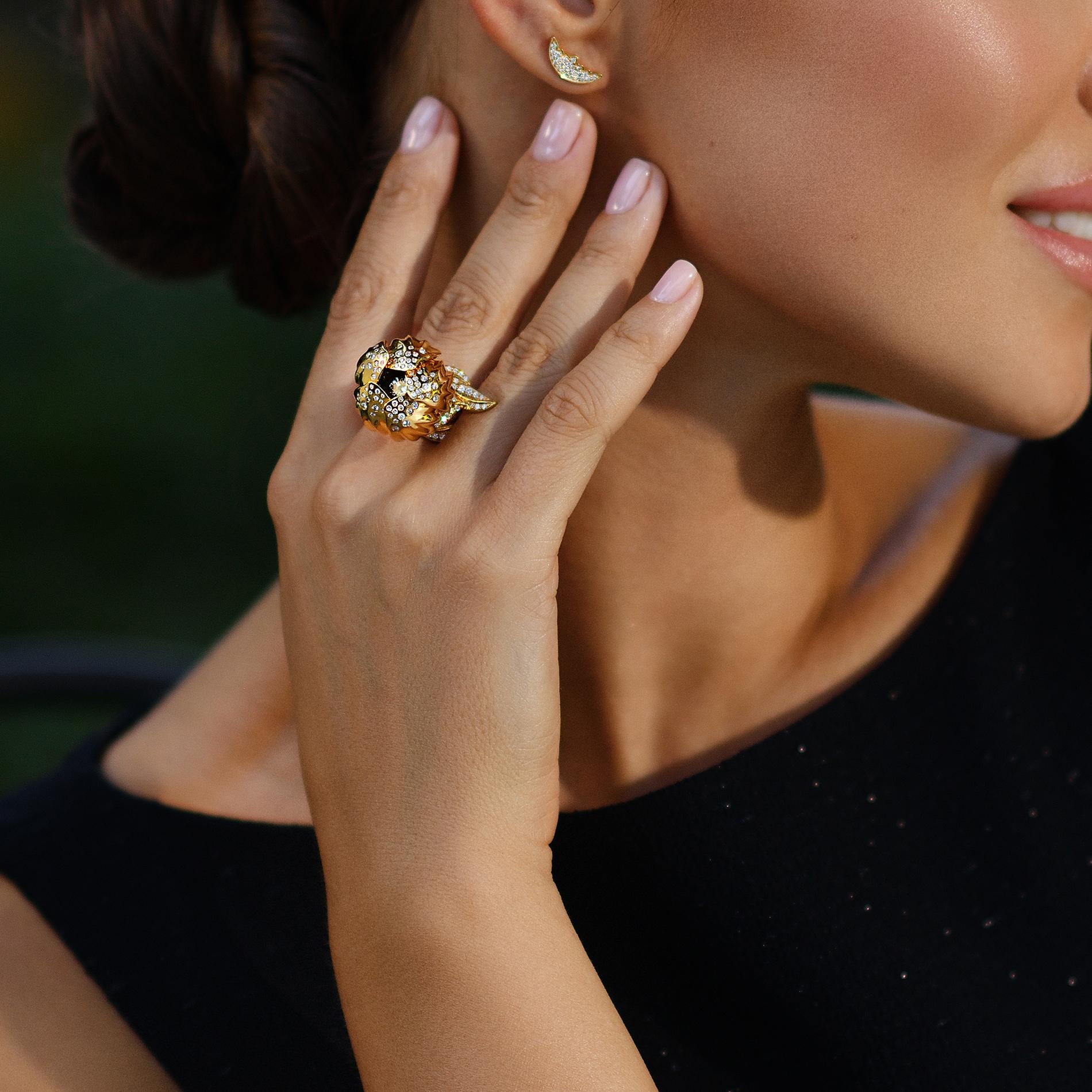 Sybarite Flower Ring (Thumbelina) In New Condition For Sale In London, GB