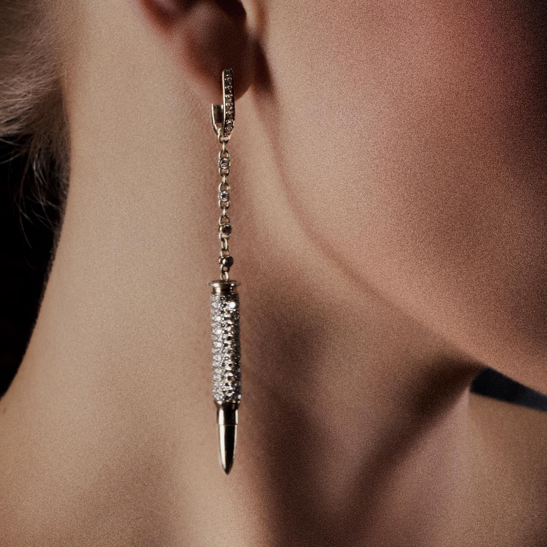 Sybarite Jewellery ist eine in London ansässige Luxusmarke, die außergewöhnliche Stücke herstellt, die sowohl im Design als auch in der Ausführung unvergleichlich sind. Unter der Leitung der Gründerin Margarita Prykhodko, einer ehemaligen