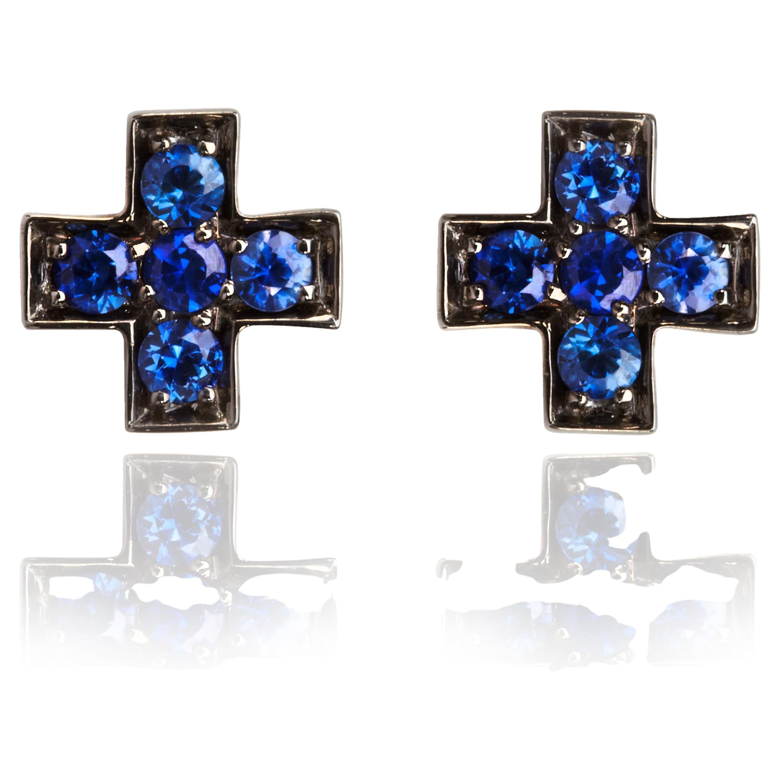 Boucles d'oreilles croix en sybarite et or noirci avec saphirs bleus