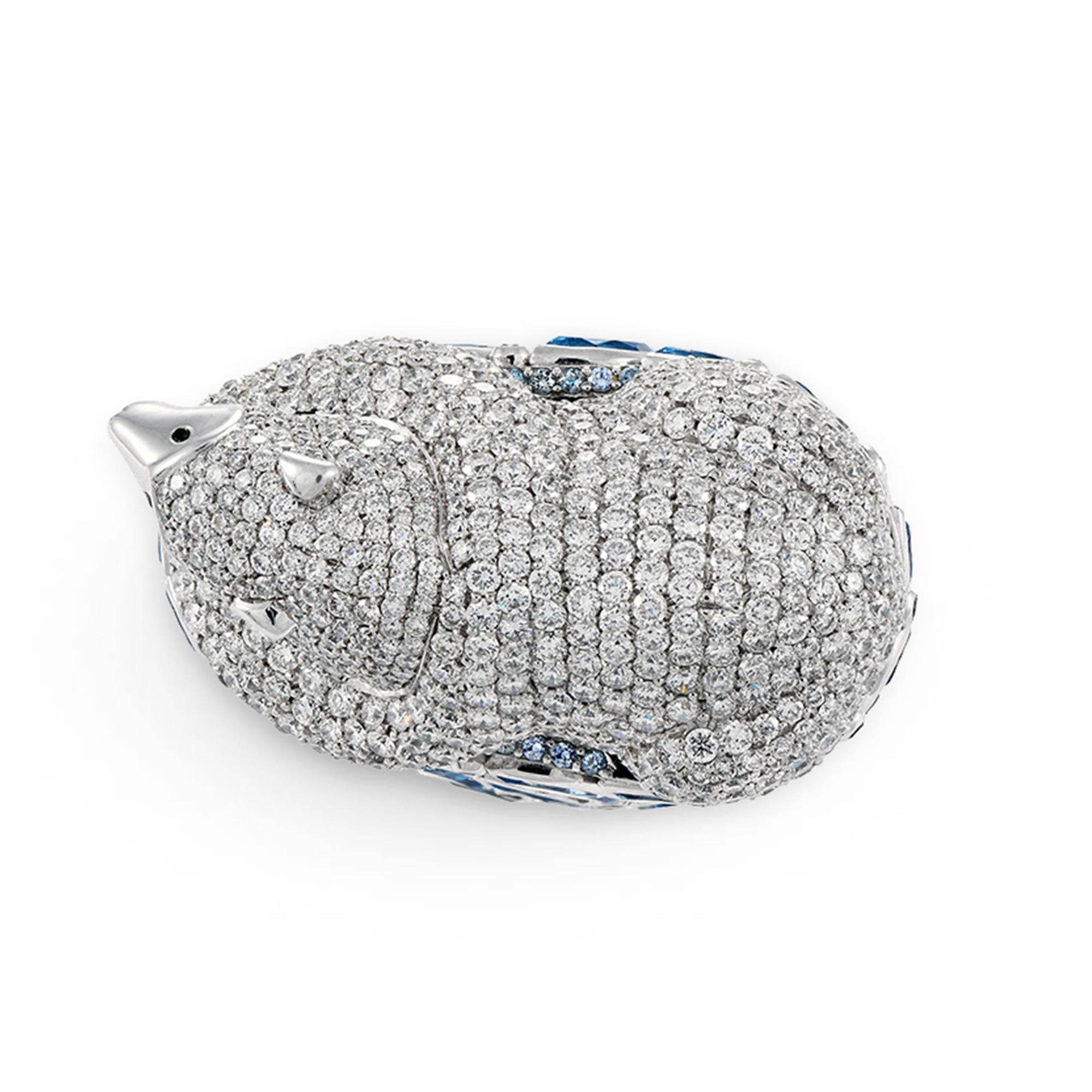 Polar Bear Ring in 18ct Bi-Coloured Gold with Diamonds & Blue Topaz Sybarite In New Condition For Sale In London, GB
