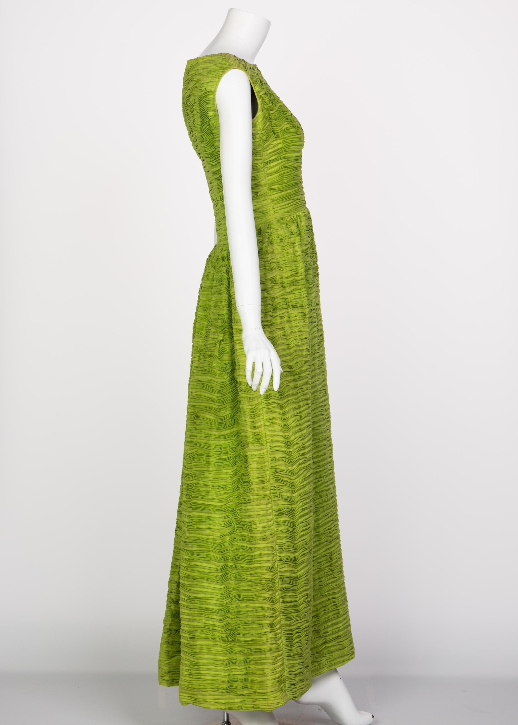 Sybil Connolly Couture Green Pleated Linen Maxi Dress, 1960s In Excellent Condition For Sale In Boca Raton, FL