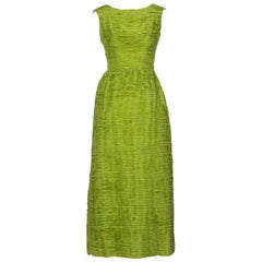Sybil Connolly Couture, robe longue en lin plissé vert, années 1960