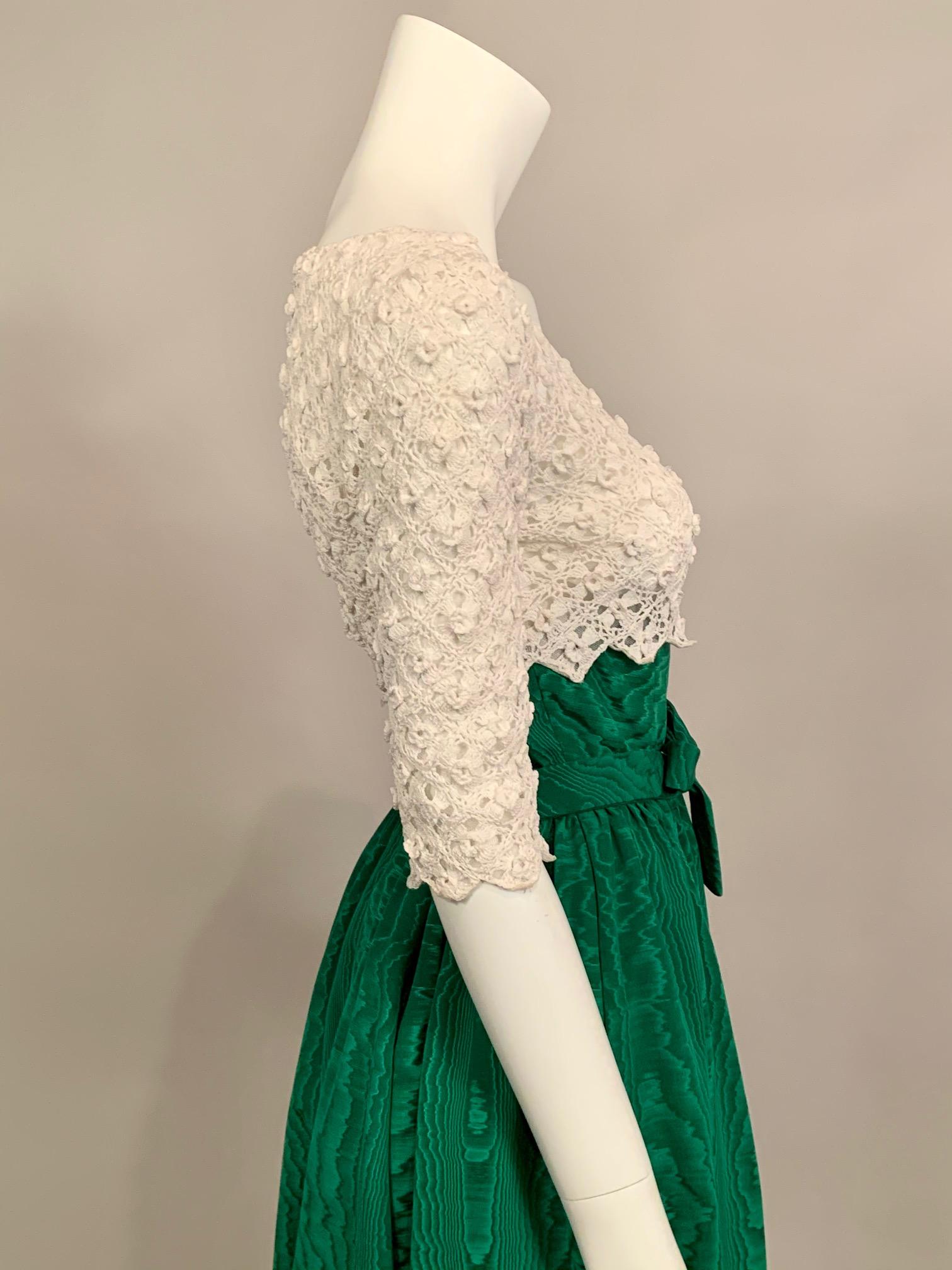 Sybil Connolly Couture Two Piece Dress  Irish Lace and Kelly Green Silk  In Excellent Condition In New Hope, PA