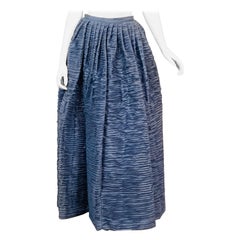 Sybil Connolly - Jupe de soirée en lin bleu plissée à la main de haute couture irlandaise