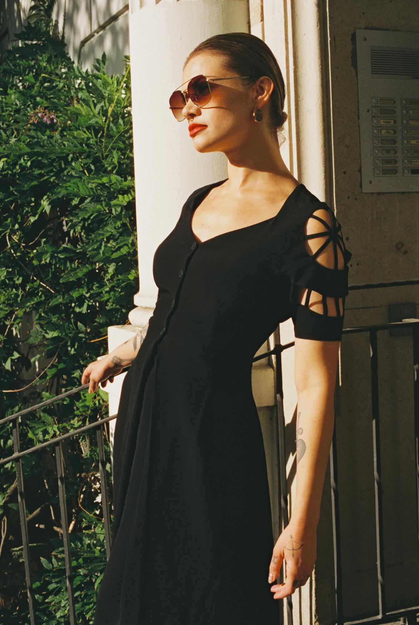 SYBILLA POR GIBO 1990s Rare Spiderweb Shoulder Detail Dress S / M 3