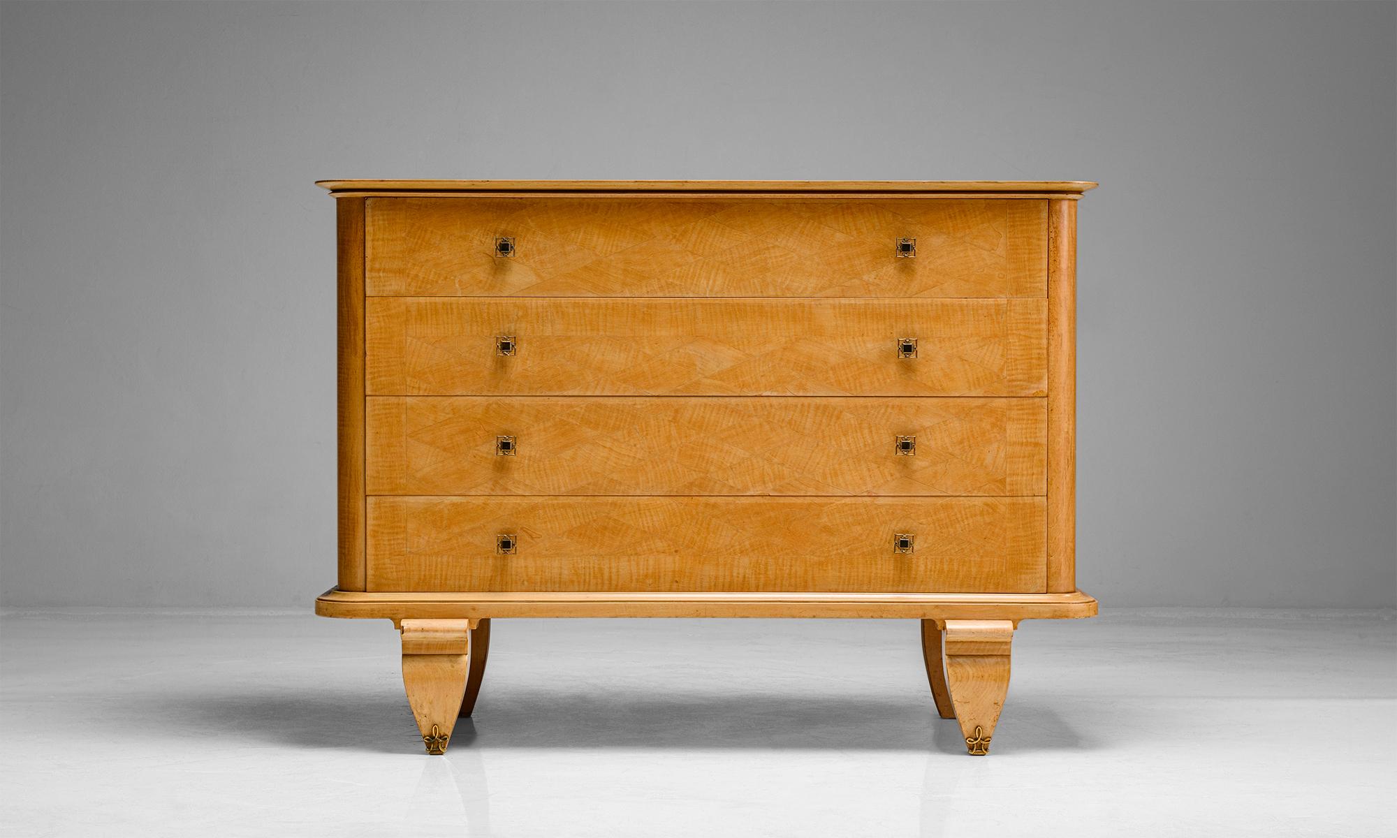 Sycamore commode, France, circa 1950

Four drawer commode with sycamore veeners in Rhombus shapes to the front.