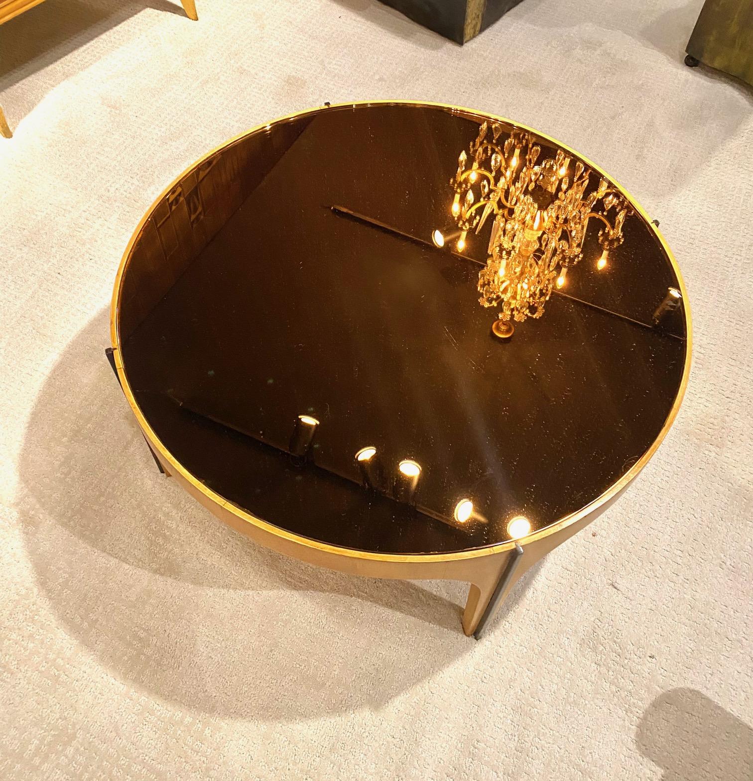 Italian Sycomore circular coffee table by Max Ingrand for Fontana Arte, model 1774 For Sale