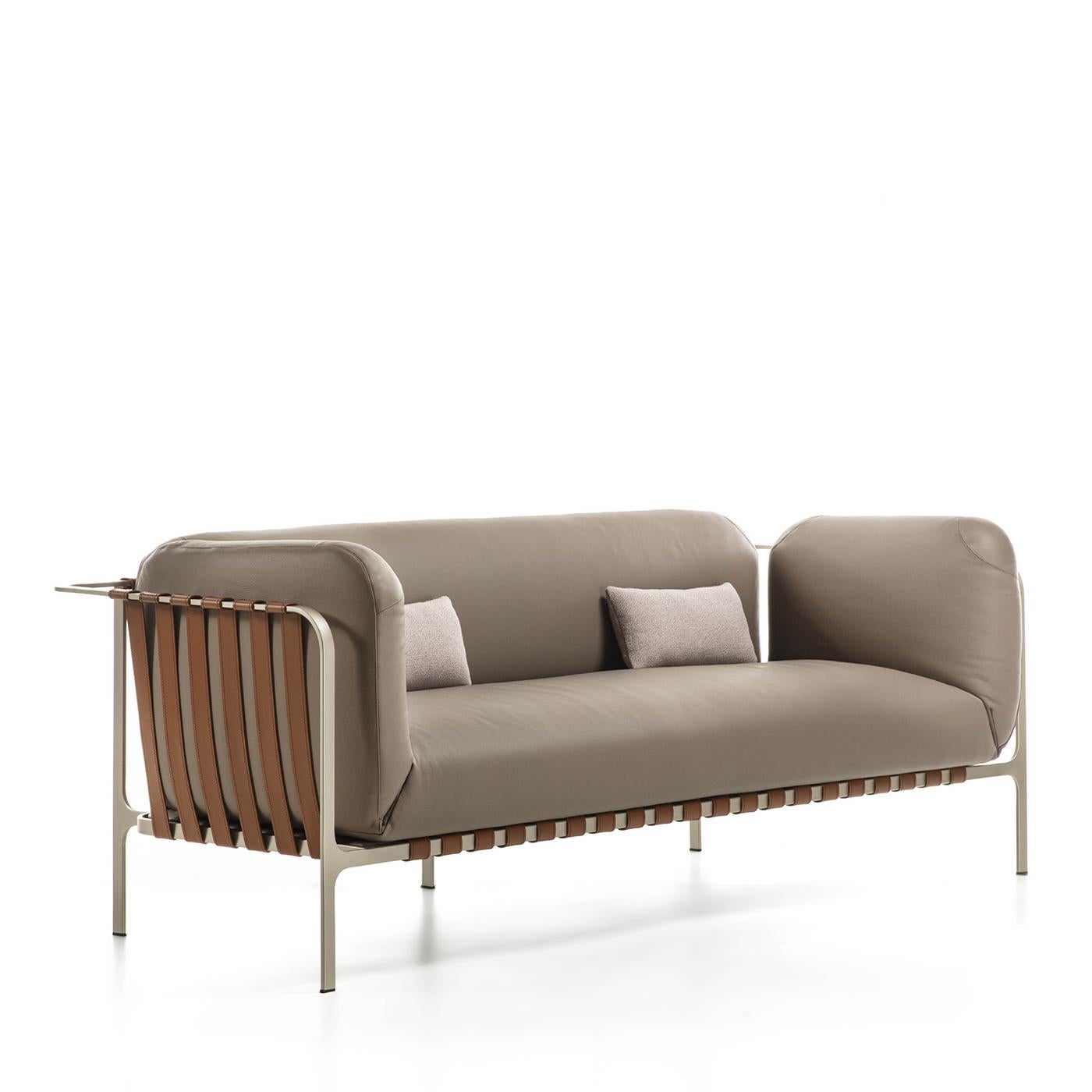 Sydney Beigefarbenes Leder-Sofa von Enrico Pellizzoni (Italienisch) im Angebot