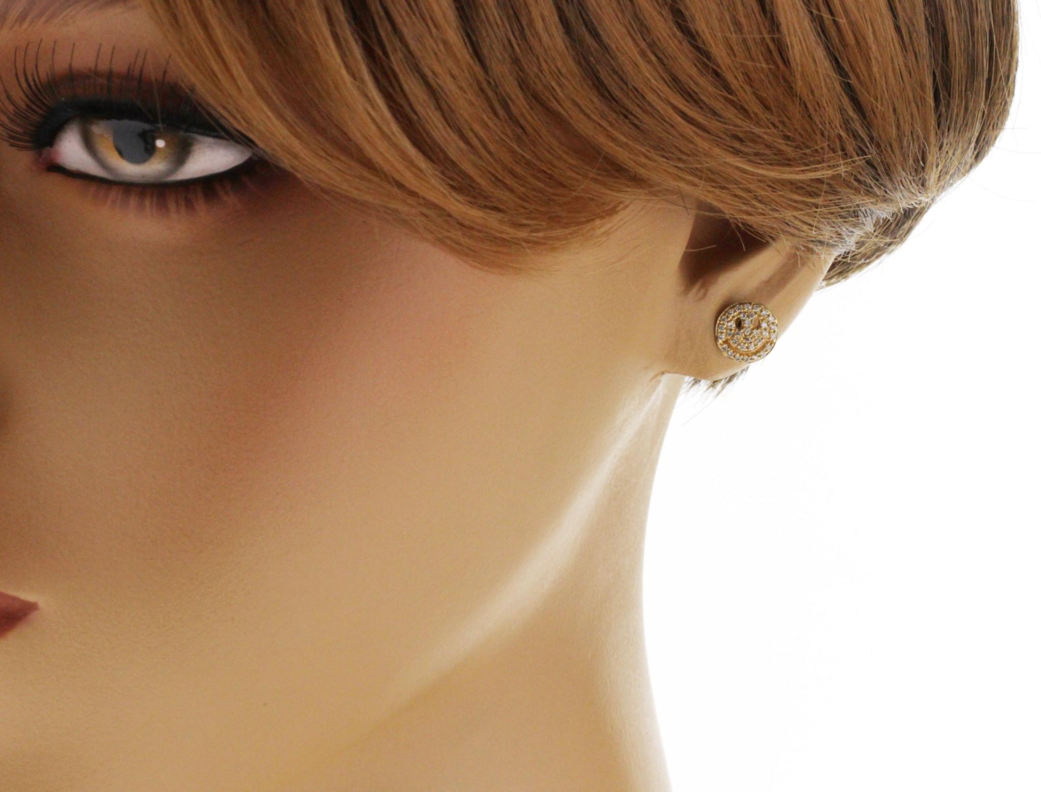 Sydney Evan 14K Yellow Gold Pave Diamond Happy Face Single Stud Earrings In Excellent Condition For Sale In Los Angeles, CA