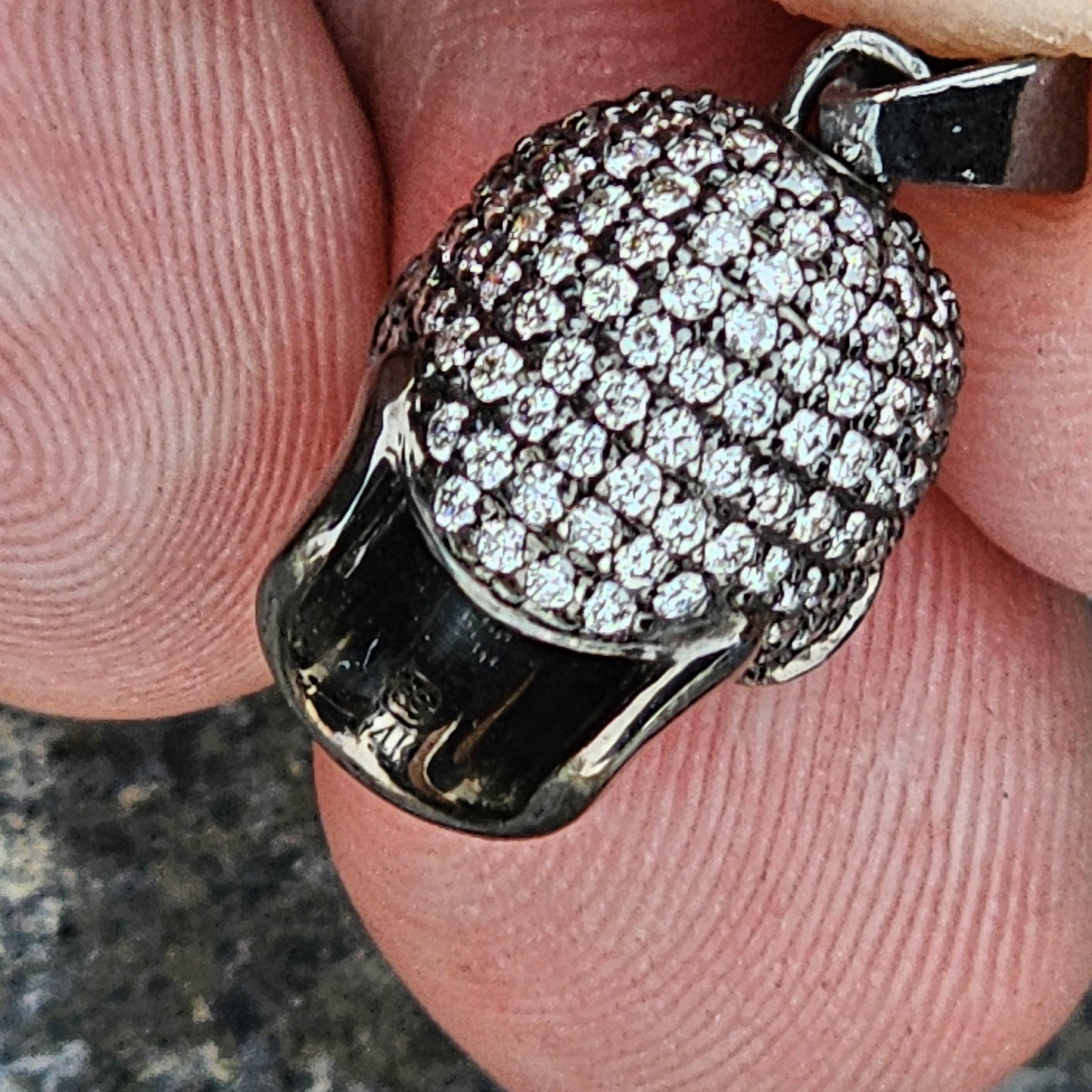 Sydney Evan Diamond Skull Charm Pendentif en or noirci 14 carats pavé de diamants, rare en 3D Bon état - En vente à Northbrook, IL