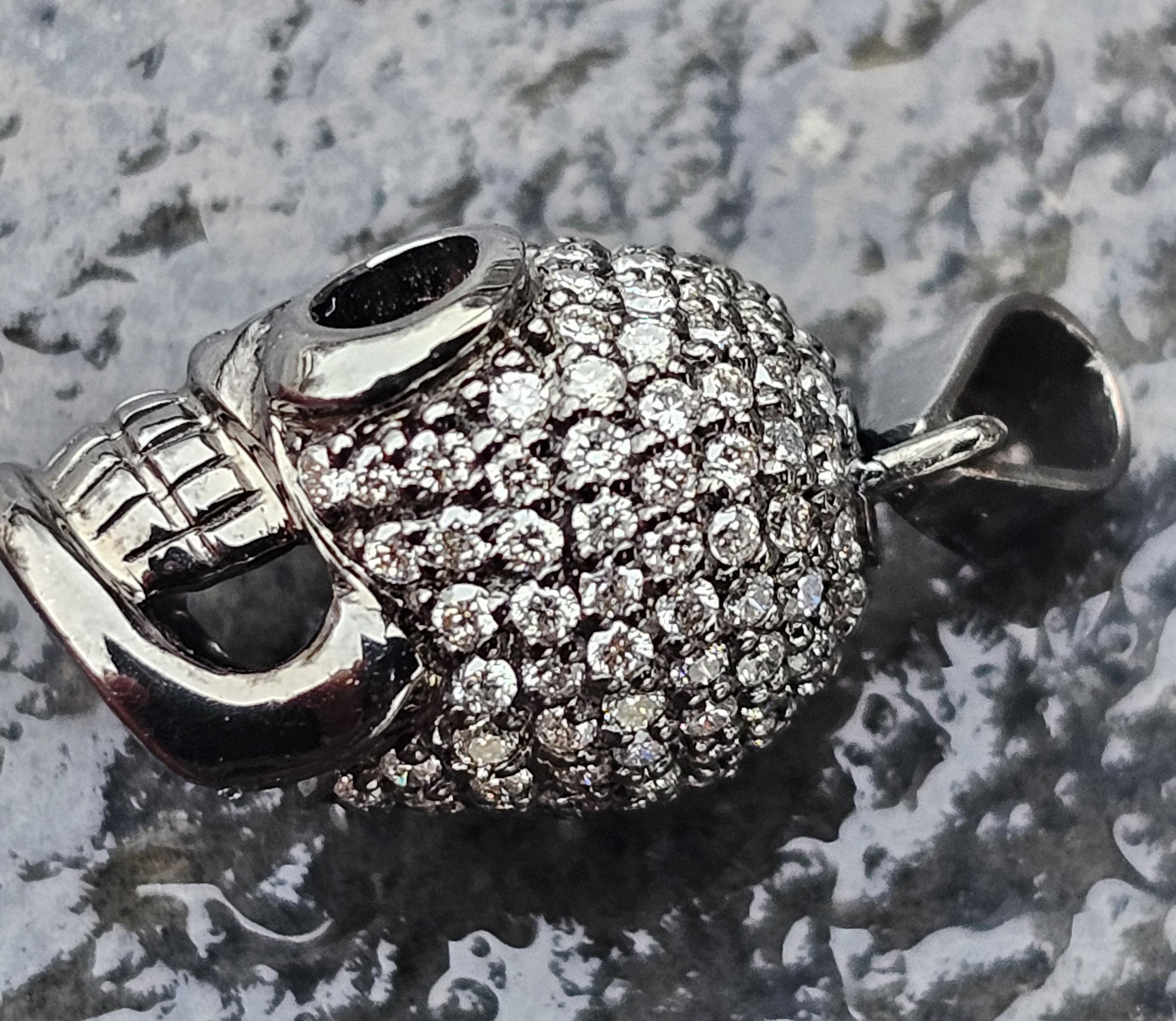 Sydney Evan Diamond Skull Charm Pendentif en or noirci 14 carats pavé de diamants, rare en 3D en vente 3