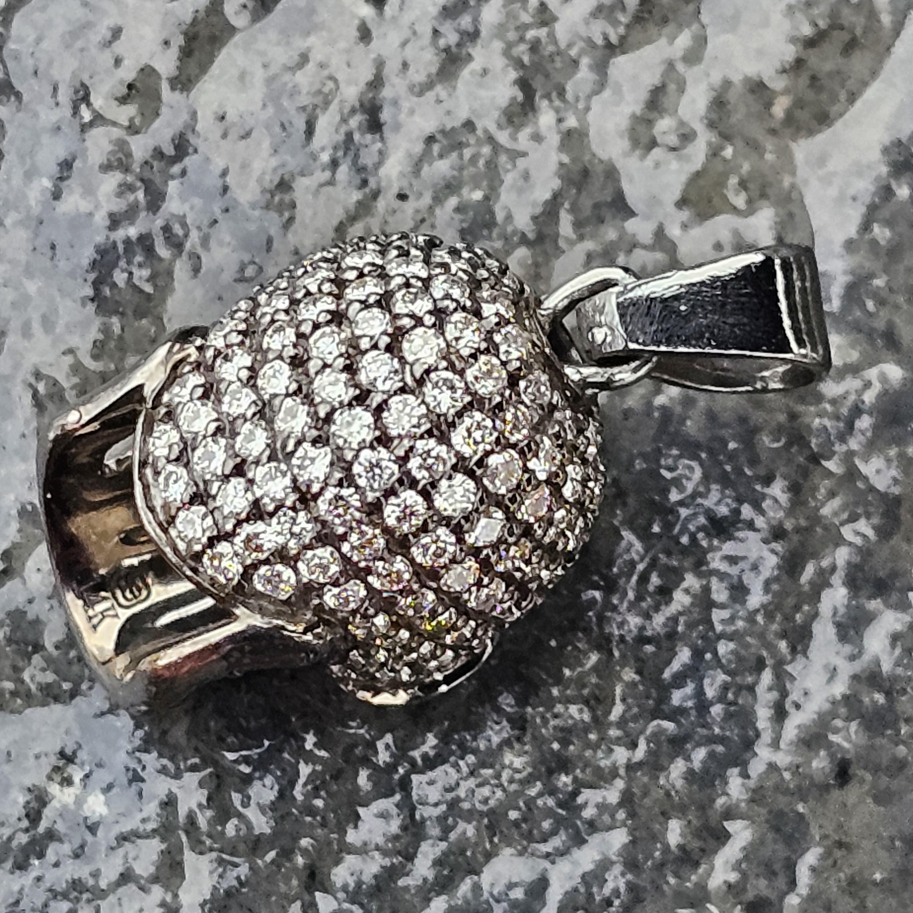 Sydney Evan Diamond Skull Charm Pendentif en or noirci 14 carats pavé de diamants, rare en 3D en vente 4