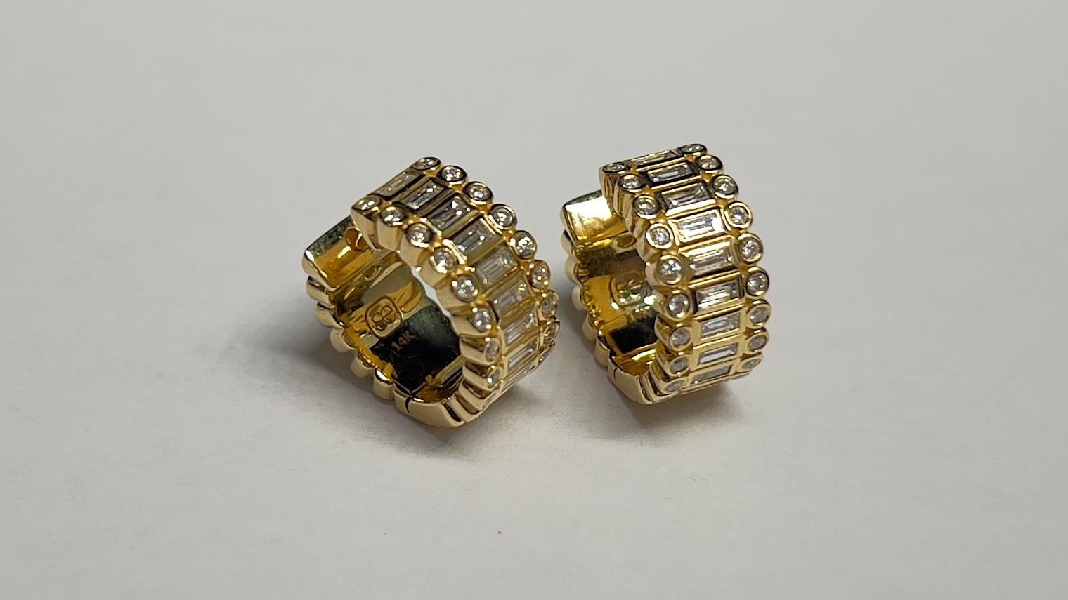 Sydney Evan Hoops Earrings Set with Diamonds 14k Gold In Excellent Condition For Sale In Carlsbad, CA