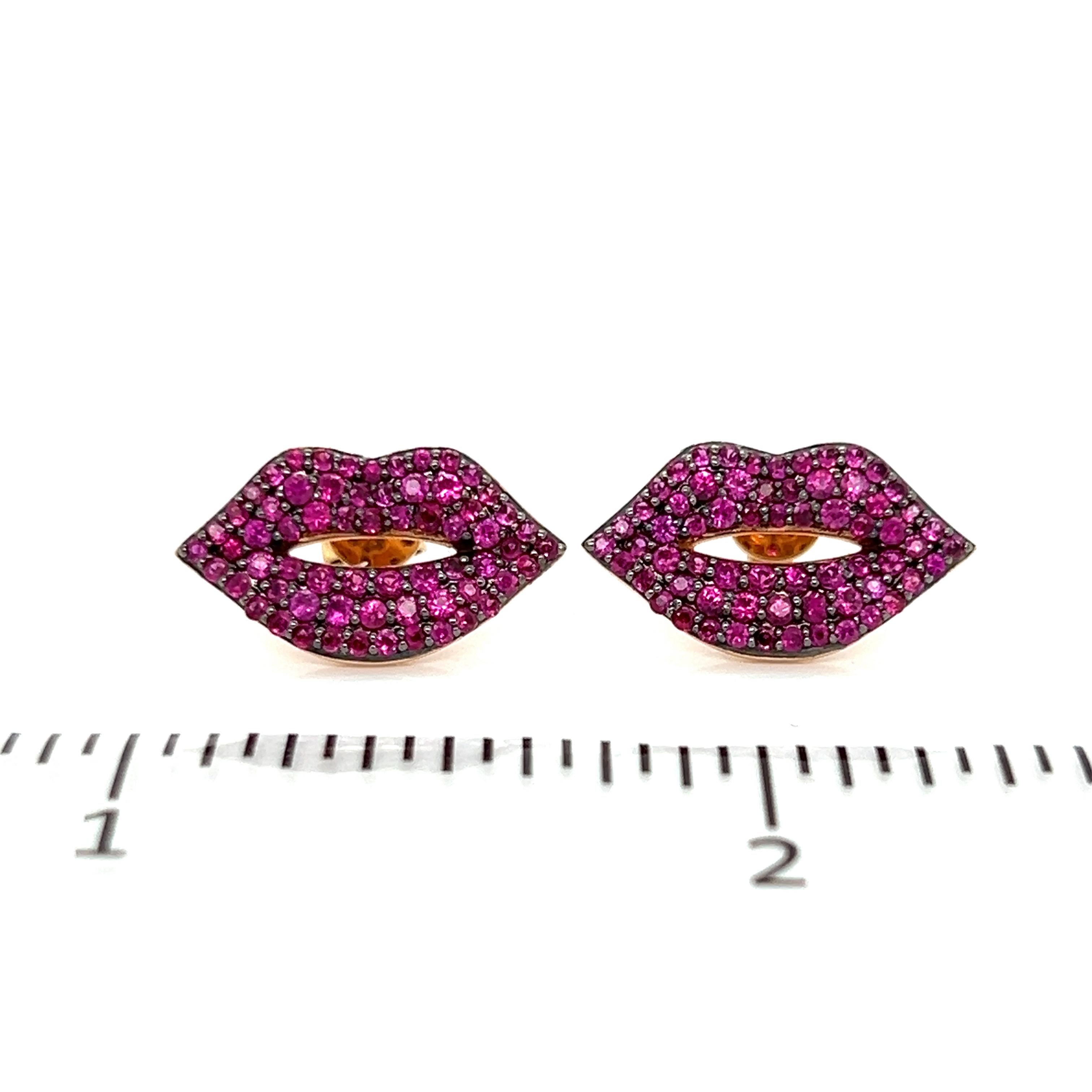Pendientes Labios Sydney Evan de oro rosa de 14k con rubíes en venta 5