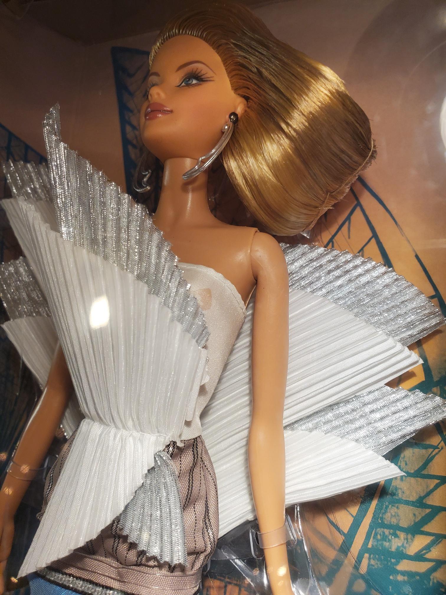 American Sydney Opera House Barbie Landmark Dolls of the Worl For Sale