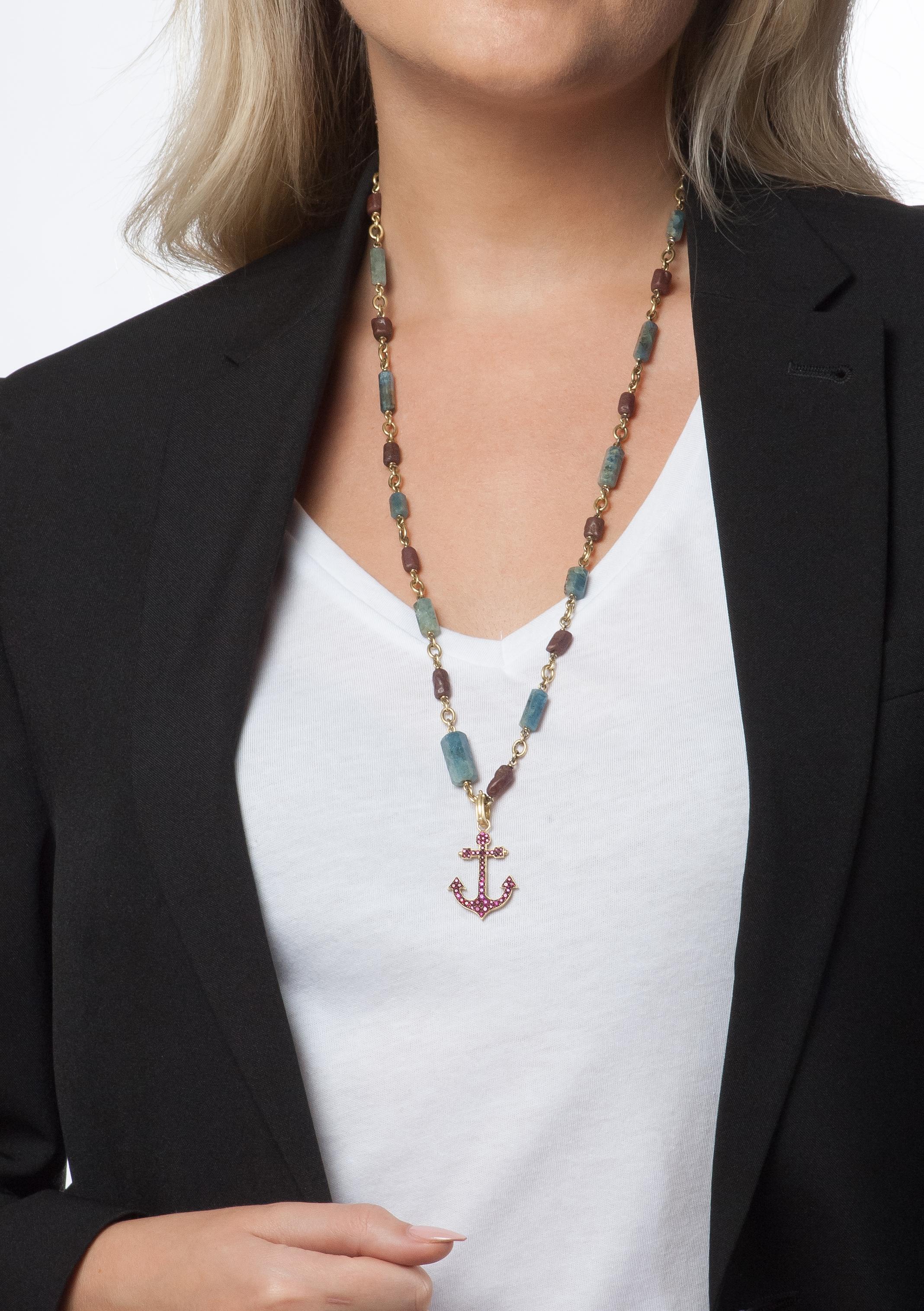 Sylva & Cie Handgefertigte Bullet-Halskette aus Aquamarin und Rubin (Zeitgenössisch) im Angebot