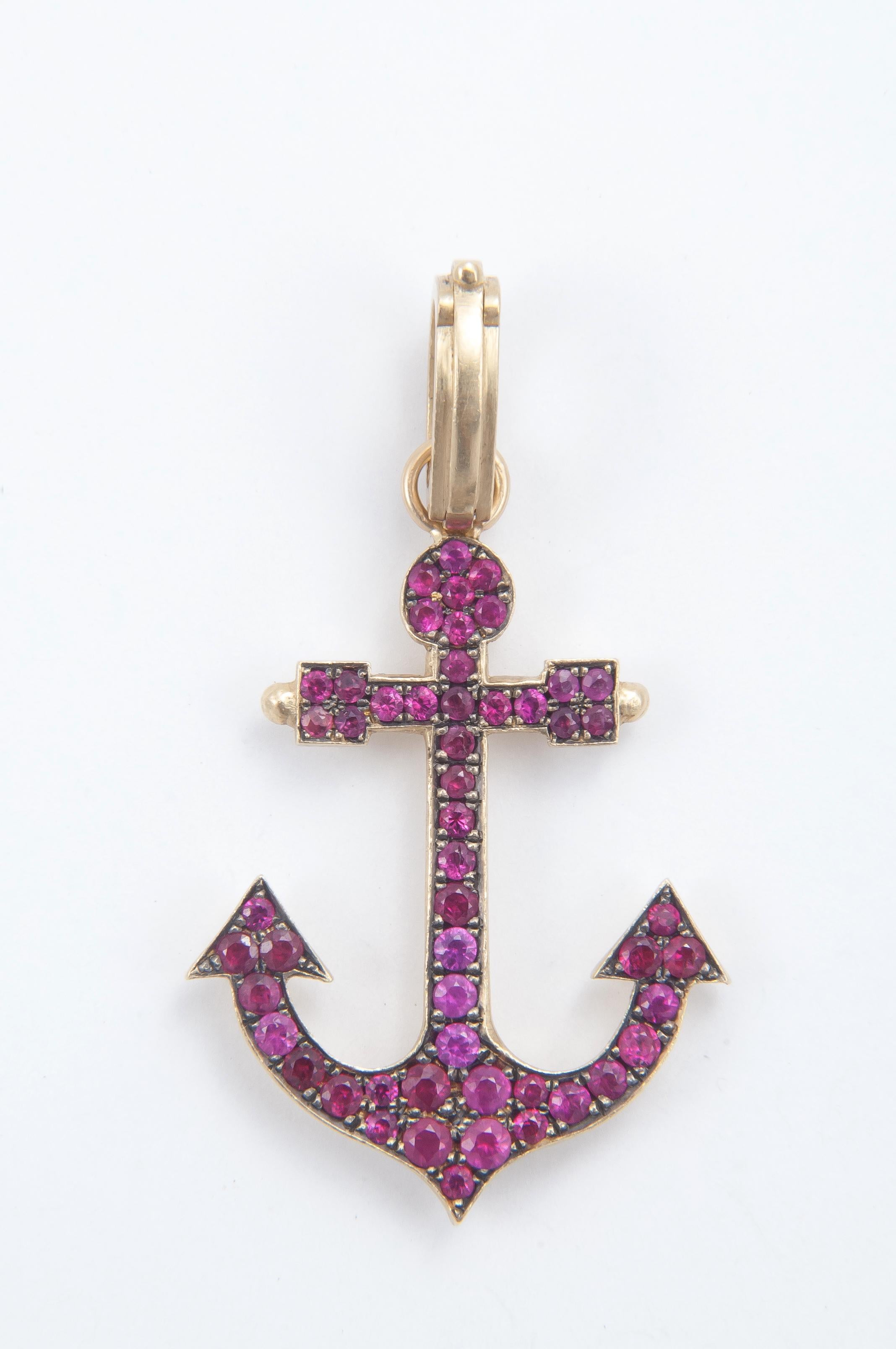 anchor pendant gold
