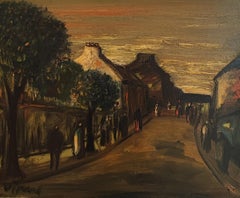 Belebte Straße bei Sonnenuntergang