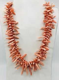 Sylvia Gottwald, Collana di corallo con pelle d'angelo, a più fili,