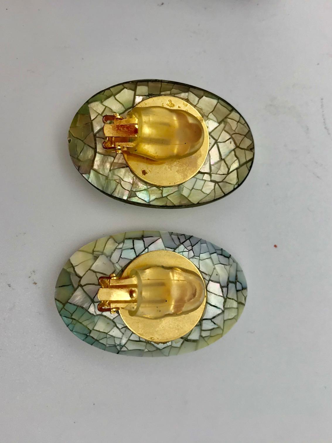 Sylvia Gottwald, White Mother of Pearl /Abalone Brooch with matching earrings For Sale 2