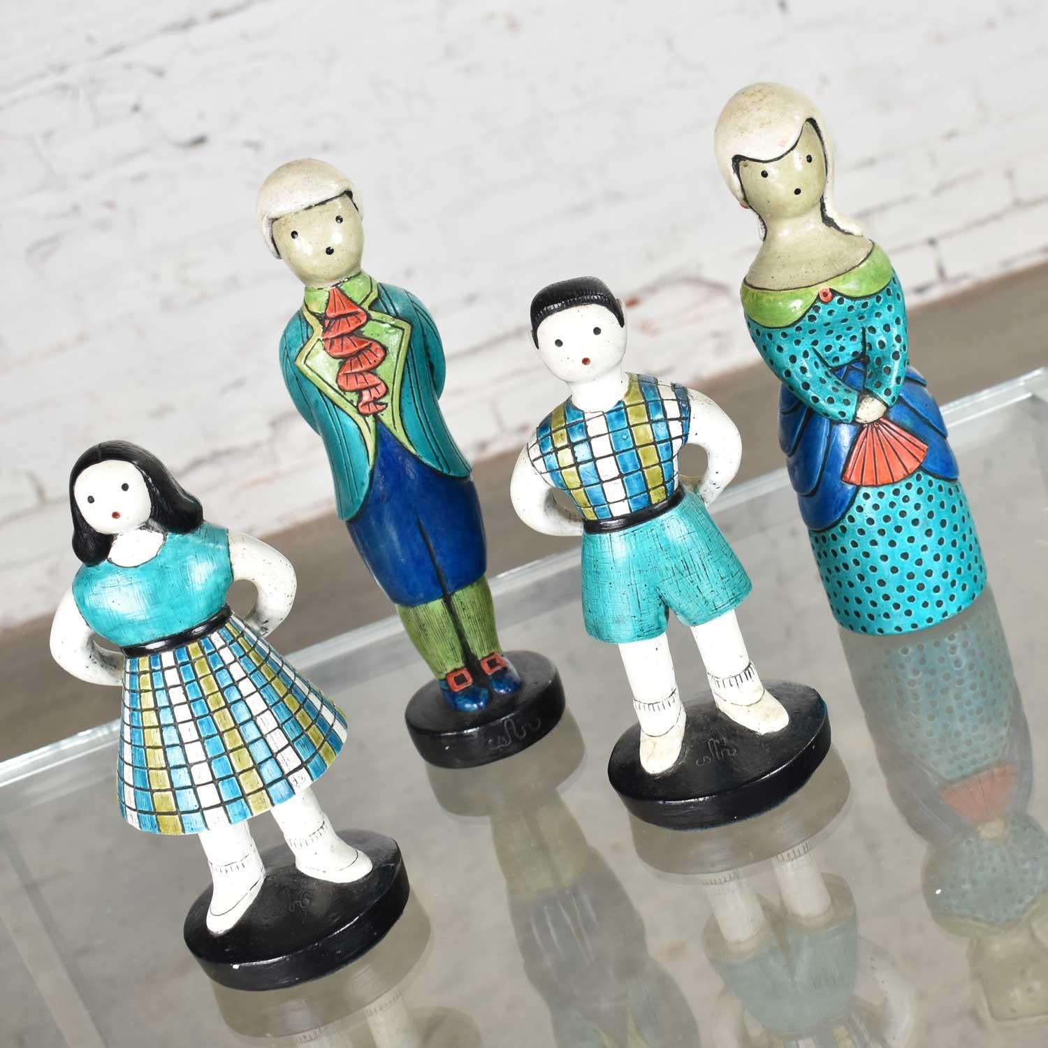 Figurine in gesso di Sylvia Hood, famiglia idilliaca originale d'epoca, 1960-1965 circa In condizioni buone a Topeka, KS