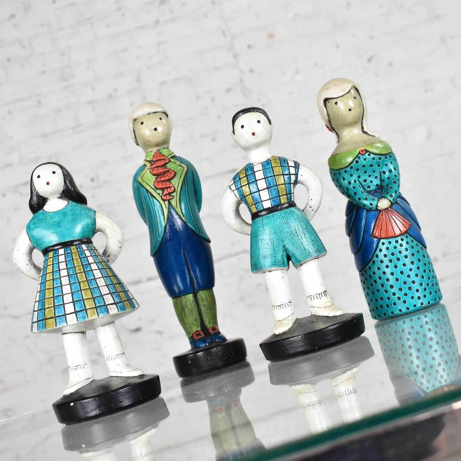 XX secolo Figurine in gesso di Sylvia Hood, famiglia idilliaca originale d'epoca, 1960-1965 circa