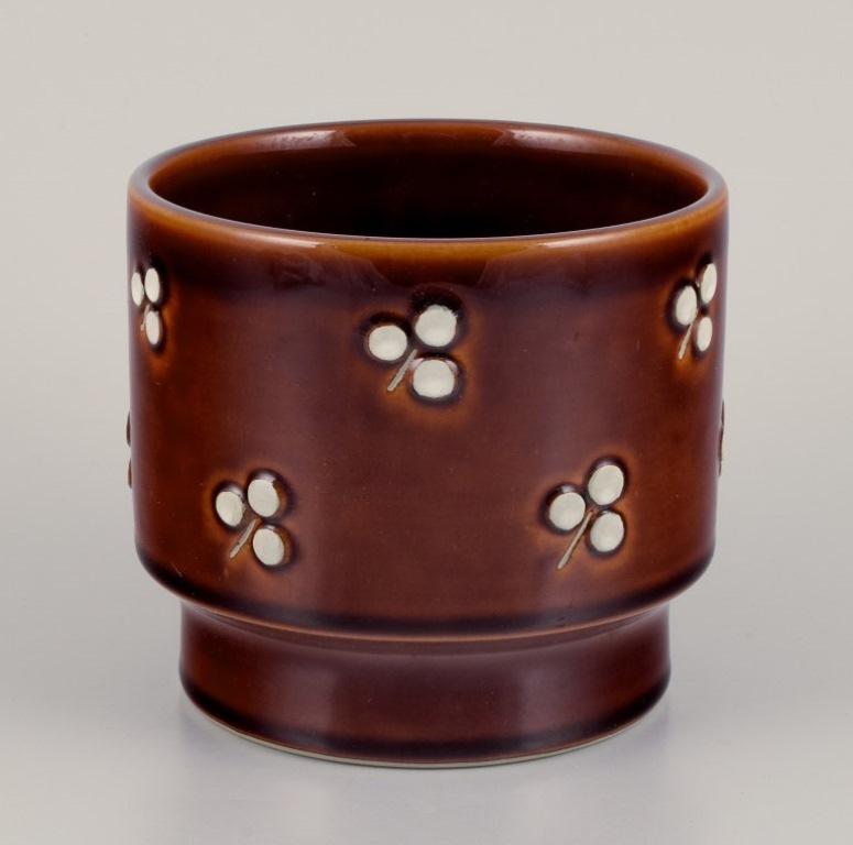 Glazed Sylvia Leuchovius for Rörstrand Atelje. Ceramic pot in brown glaze.  For Sale
