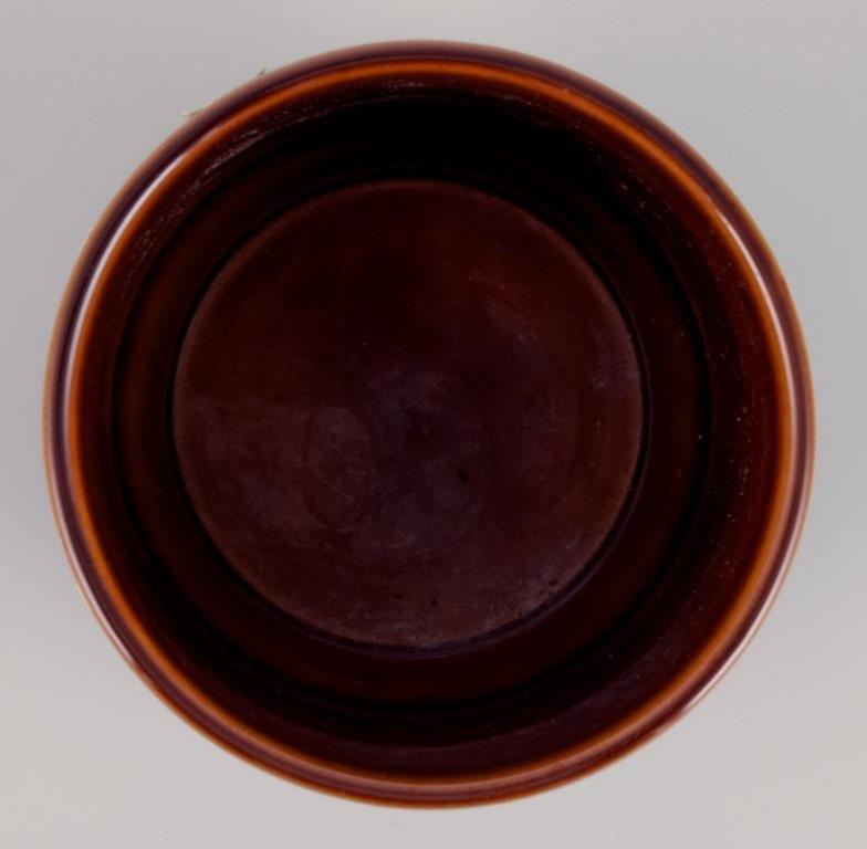 Sylvia Leuchovius for Rörstrand Atelje. Ceramic pot in brown glaze.  In Excellent Condition For Sale In Copenhagen, DK