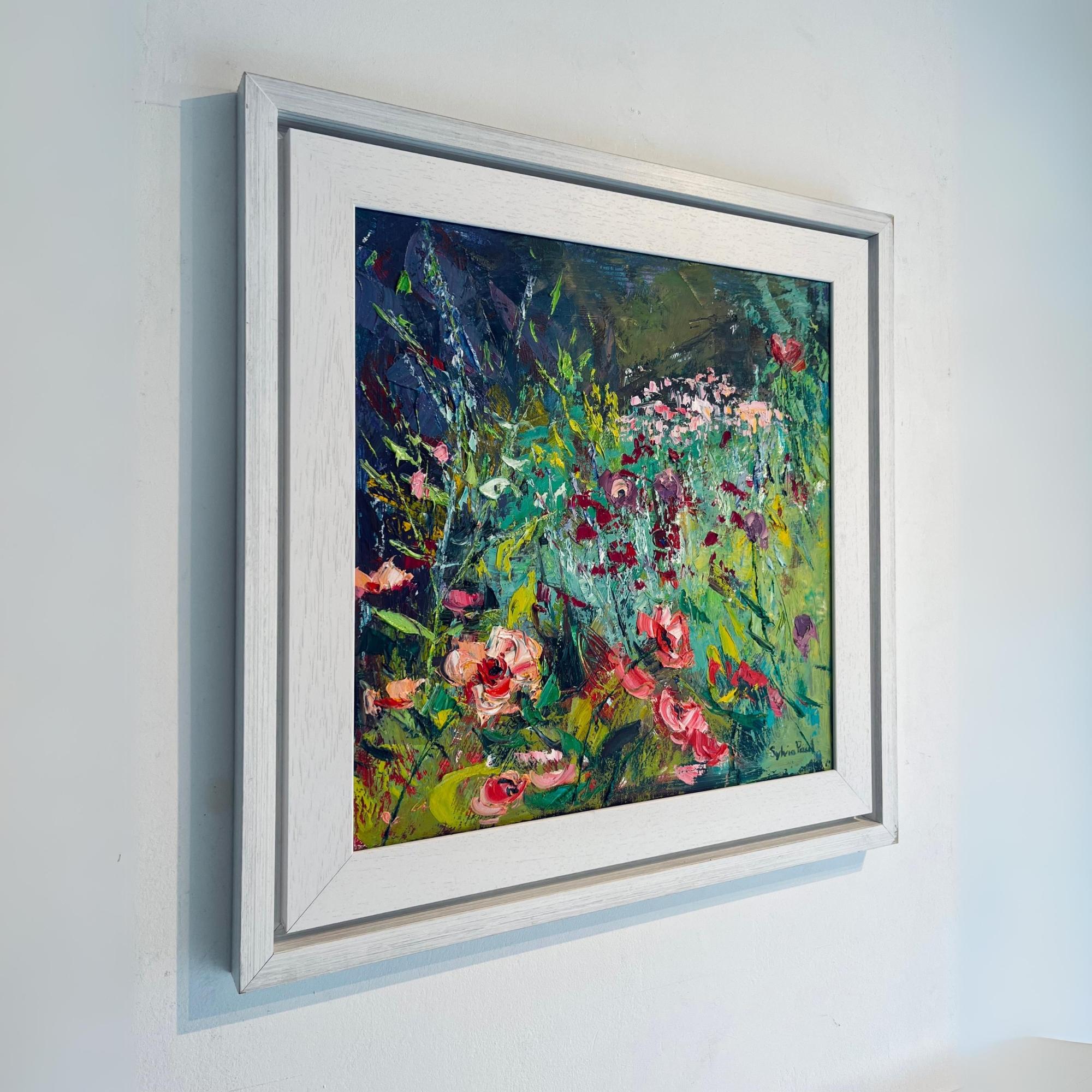 Rosa Mohnblumen im Garten - original abstraktes stillleben-zeitgenössisches gemälde (Schwarz), Still-Life Painting, von Sylvia Paul