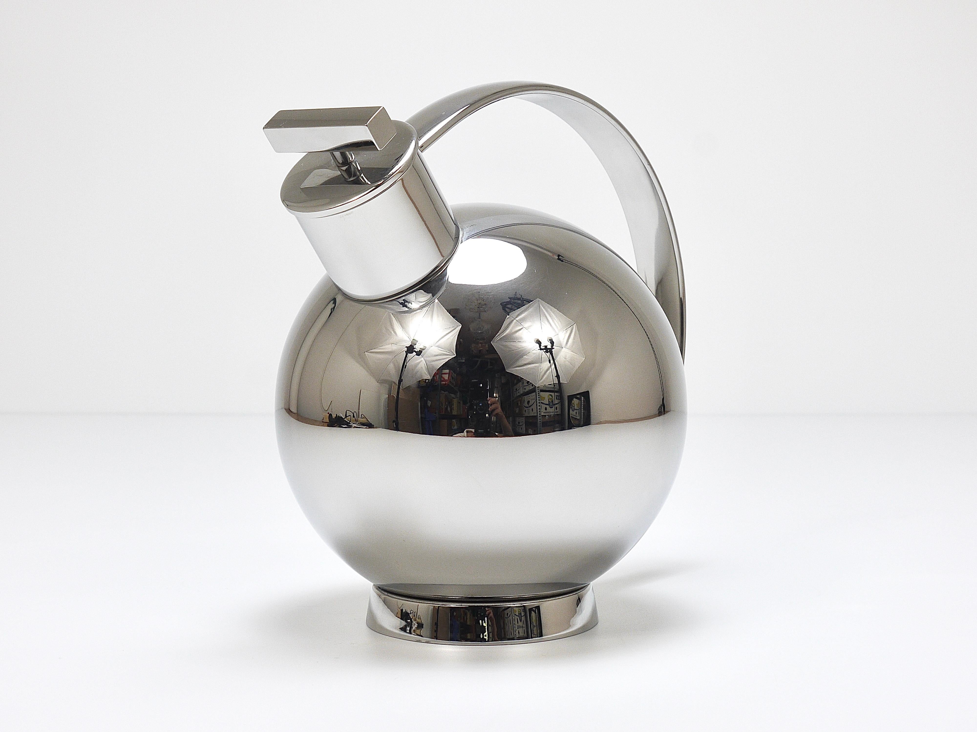 Italian Sylvia Stave Art Deco Cocktail Shaker, Postmodern Bauhaus Design by Alessi, 1989
