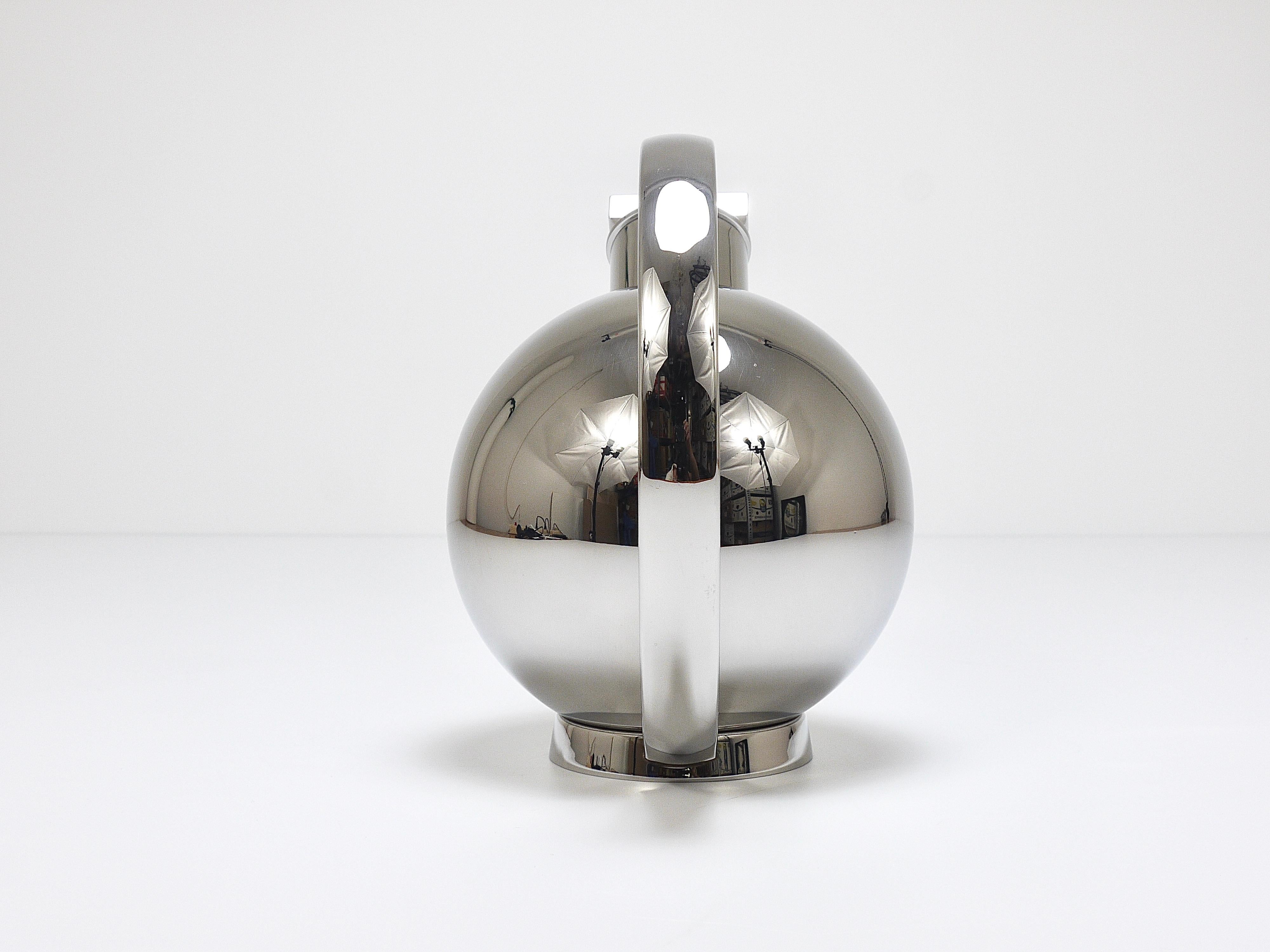 Late 20th Century Sylvia Stave Art Deco Cocktail Shaker, Postmodern Bauhaus Design by Alessi, 1989