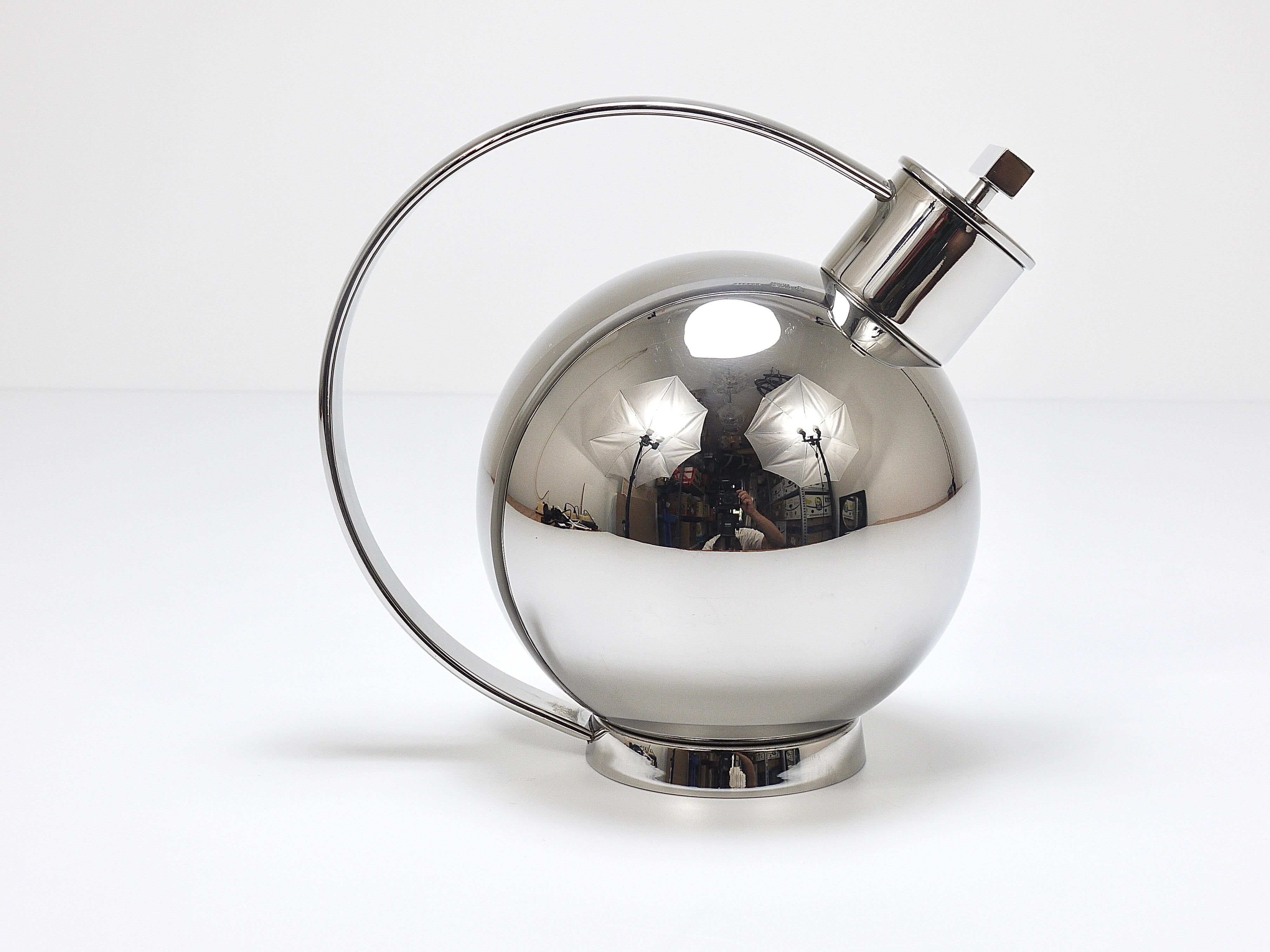 Stainless Steel Sylvia Stave Art Deco Cocktail Shaker, Postmodern Bauhaus Design by Alessi, 1989