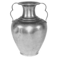 Vaso ad anfora in peltro Sylvia Stave, C.C. Hallberg, Grace svedese, 1936, Attribuito