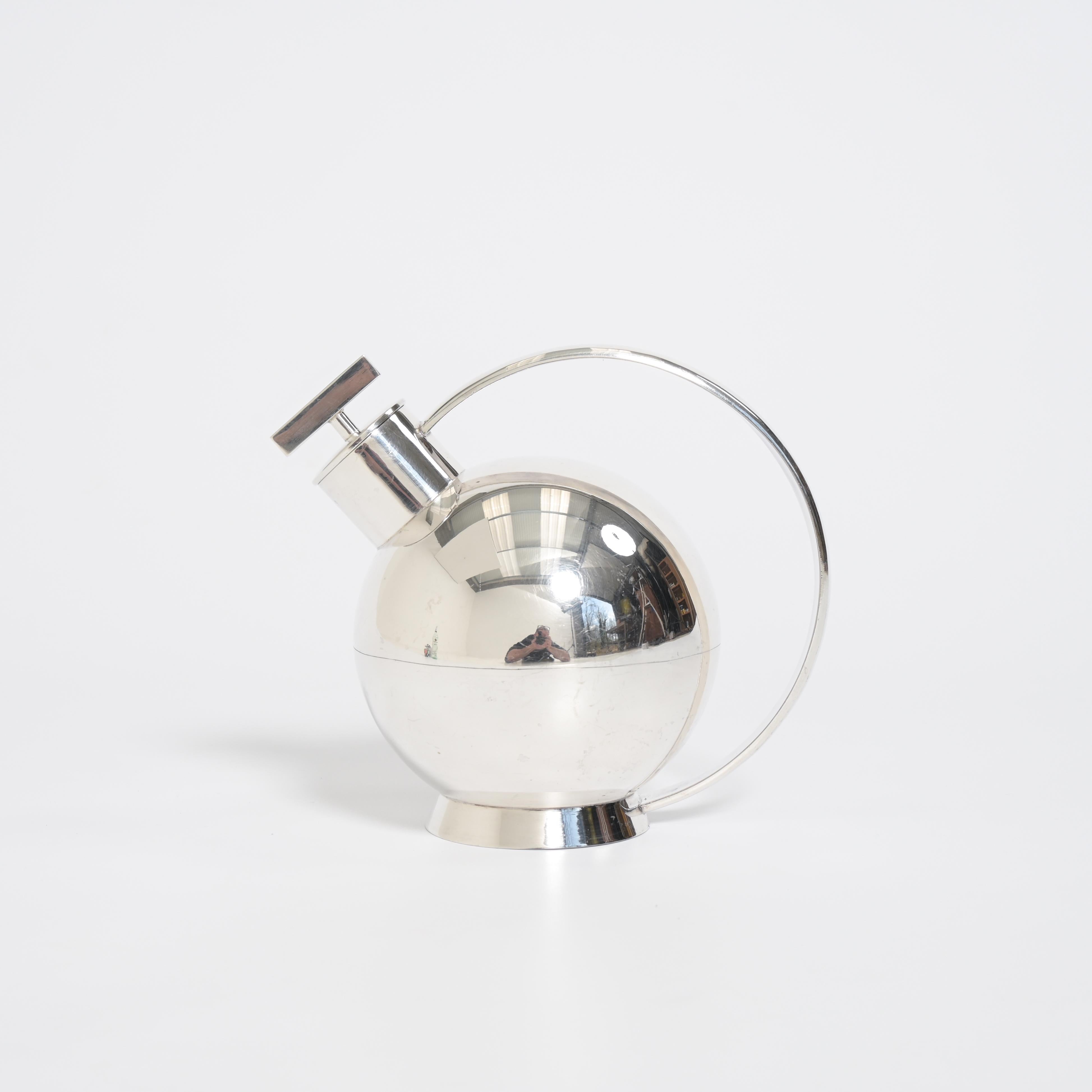 Sylvia Stave / Marianne Brandt Cocktail Shaker 835 Silver im Zustand „Gut“ im Angebot in Vlimmeren, BE