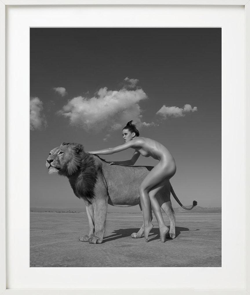 Ashley and the Lion - Nude with Lion in the Desert, Fine Art Photography, 2008 - Gray Black and White Photograph by Sylvie Blum