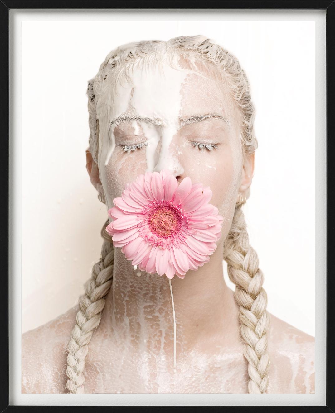 'Flower Girl' - Space age Series, fine art photography, 2022 - Photograph by Sylvie Blum
