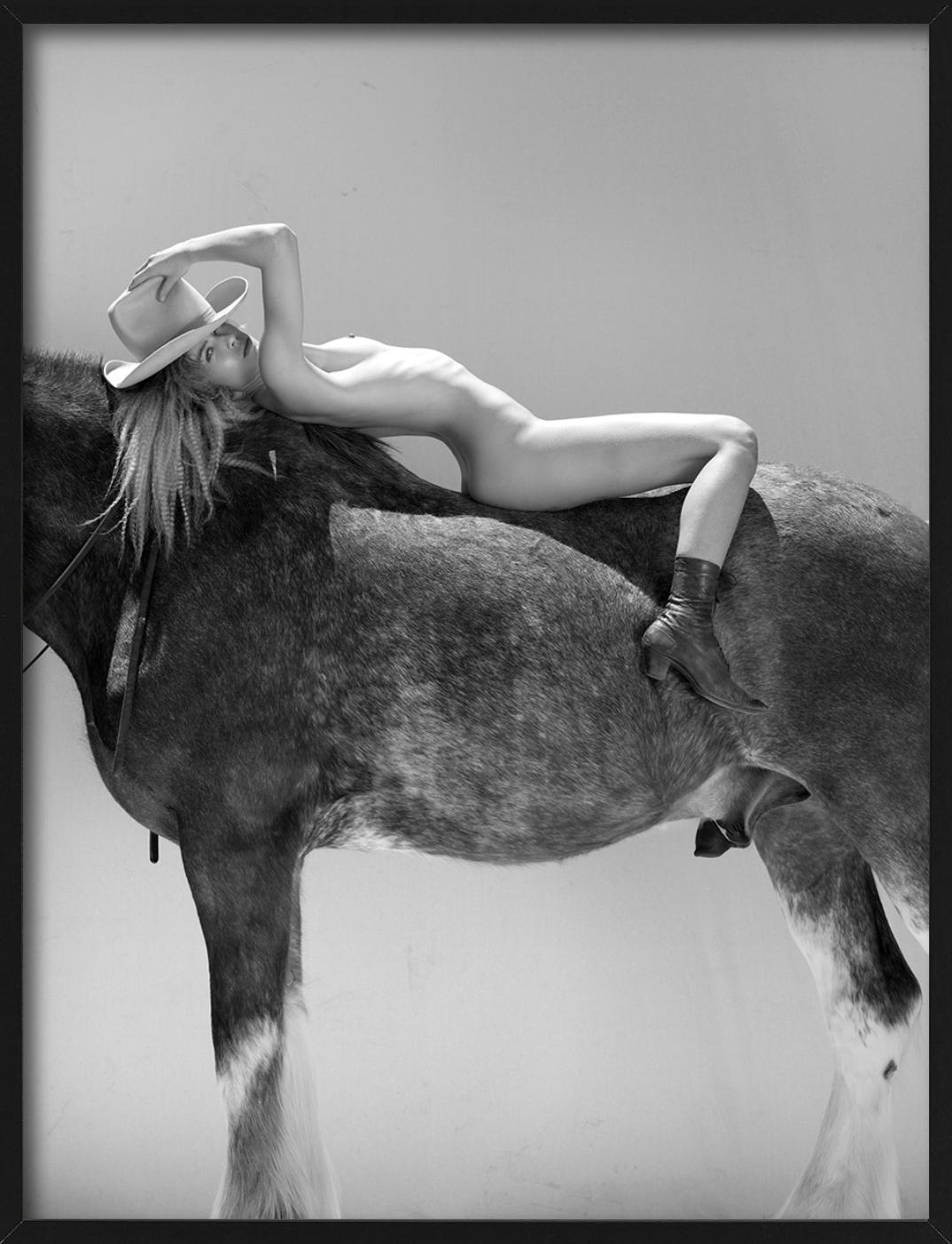 Caballos #15164 - Desnudo con sombrero de vaquero y caballo, Fotografía artística en venta 2