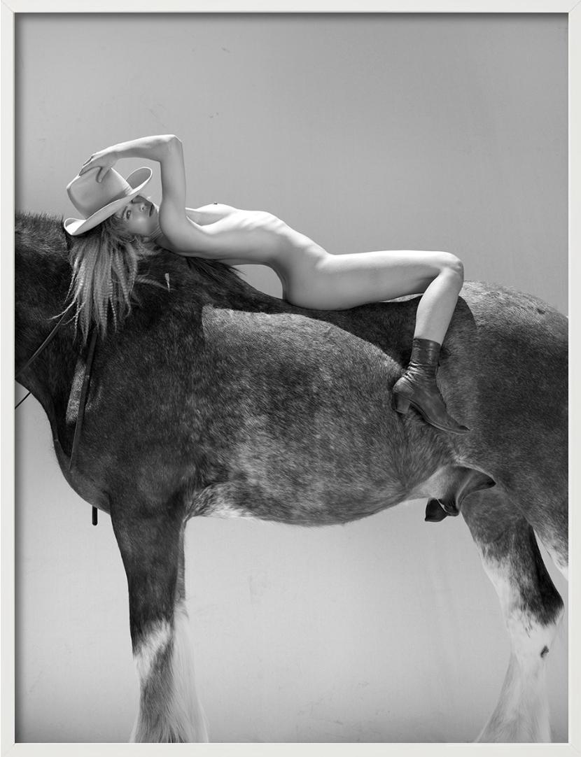 Caballos #15164 - Desnudo con sombrero de vaquero y caballo, Fotografía artística en venta 4