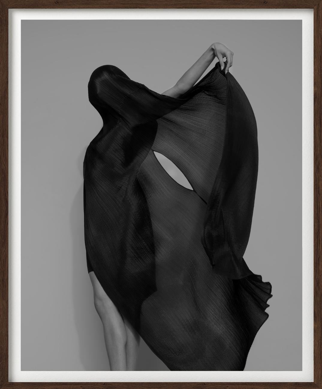 'Issey Miyake Scarf' - Women of Summer Series, fine art photography, 2022 - Gray Figurative Photograph by Sylvie Blum
