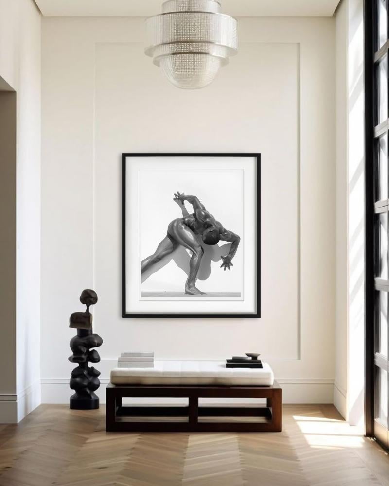 Desnudo Masculino 20 - Desnudo Atlético de un Modelo Masculino, Fotografía Fine Art - Photograph Contemporáneo de Sylvie Blum