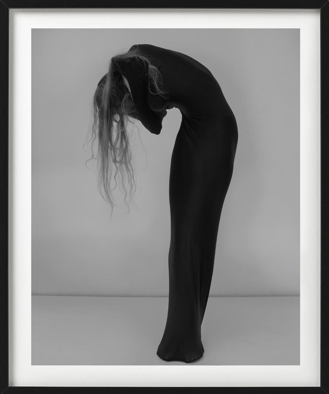 'Mysterious Bend' - Women of Summer Series, fine art photography, 2022 - Contemporary Photograph by Sylvie Blum