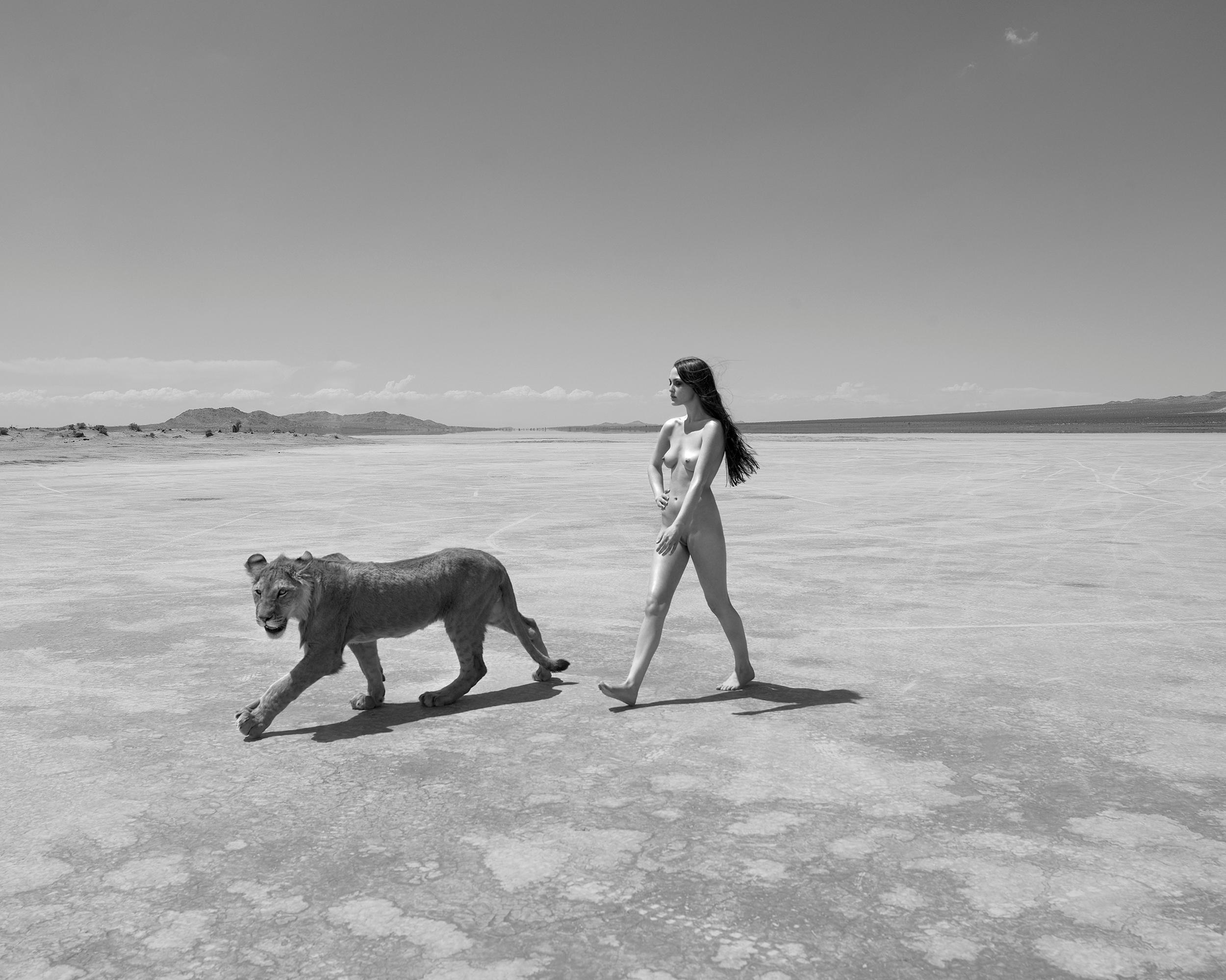 Sylvie Blum Black and White Photograph - The walk, 2008, 21st century, contemporary, photography