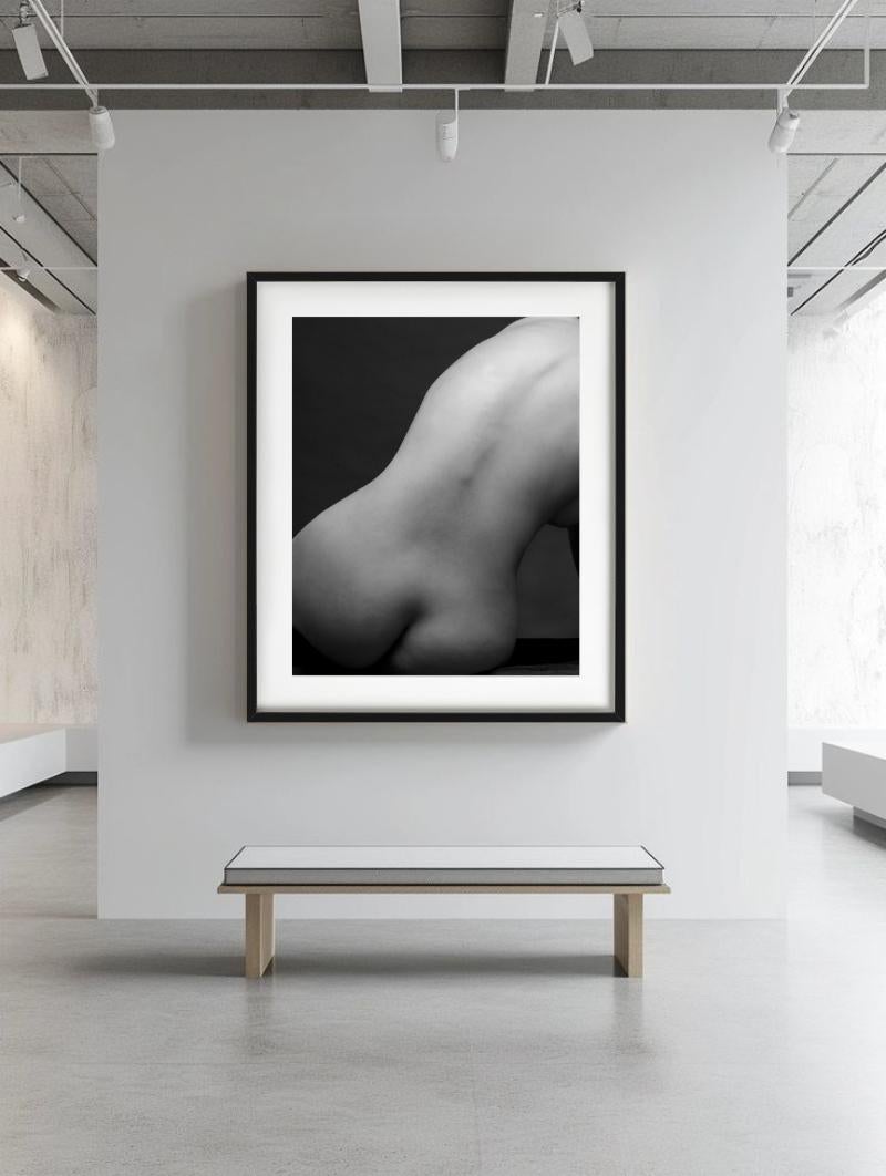 Black and White Nude from a Womans Back, photographed by Sylvie Blum in 2009.

All prints are limited edition. Available in multiple sizes. High-end framing on request.

All prints are done and signed by the artist. The collector receives an