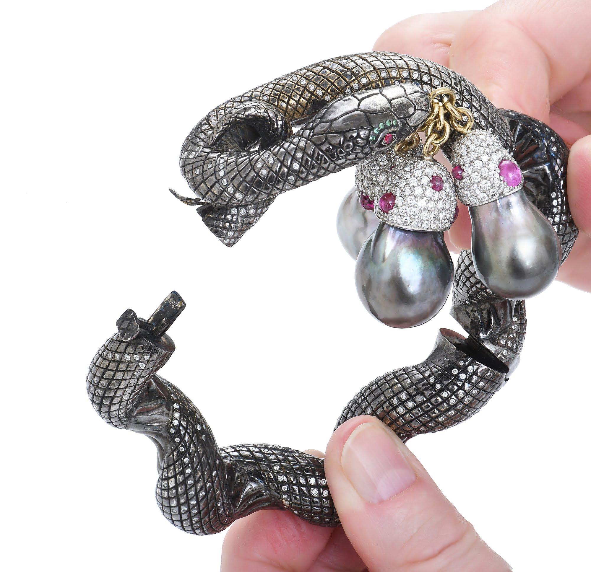 Women's or Men's Sylvie Corbelin, Unique Snake Twisted Silver and Diamonds Bracelet For Sale